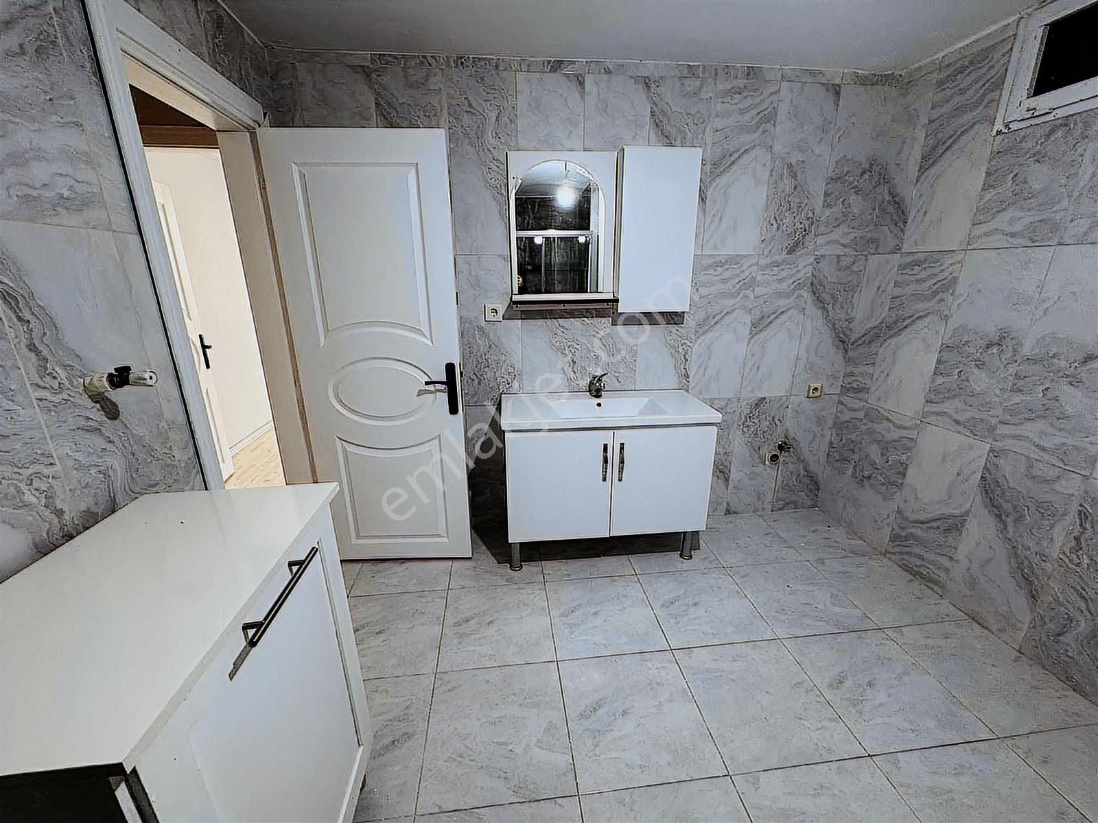 Taşdelen Merkezde Kiralık 3+1 1.kat 130m2 Daire - Görsel 13