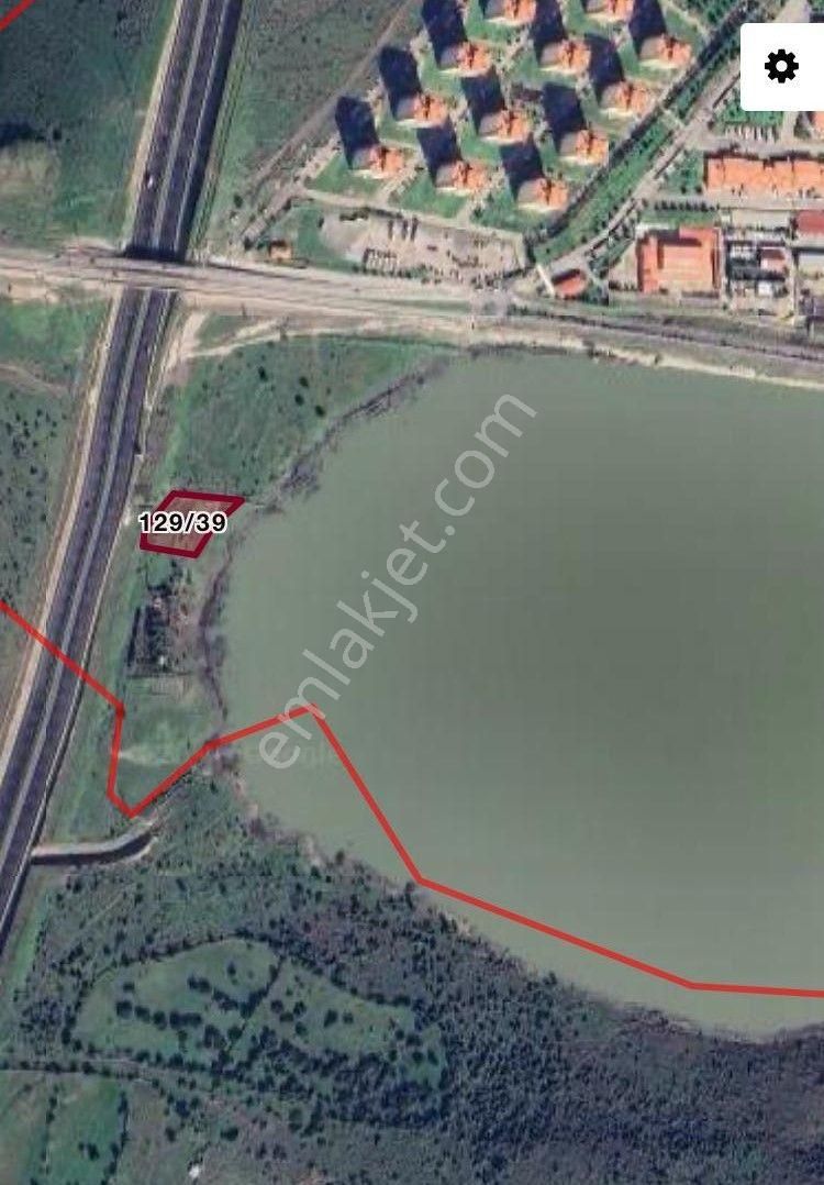 İzmir Aliağa Bahçedere Köyü Mevkiinde Göl Kenarı (bozgöl) 2.560+ M2 Muhteşem Arazi - Görsel 4