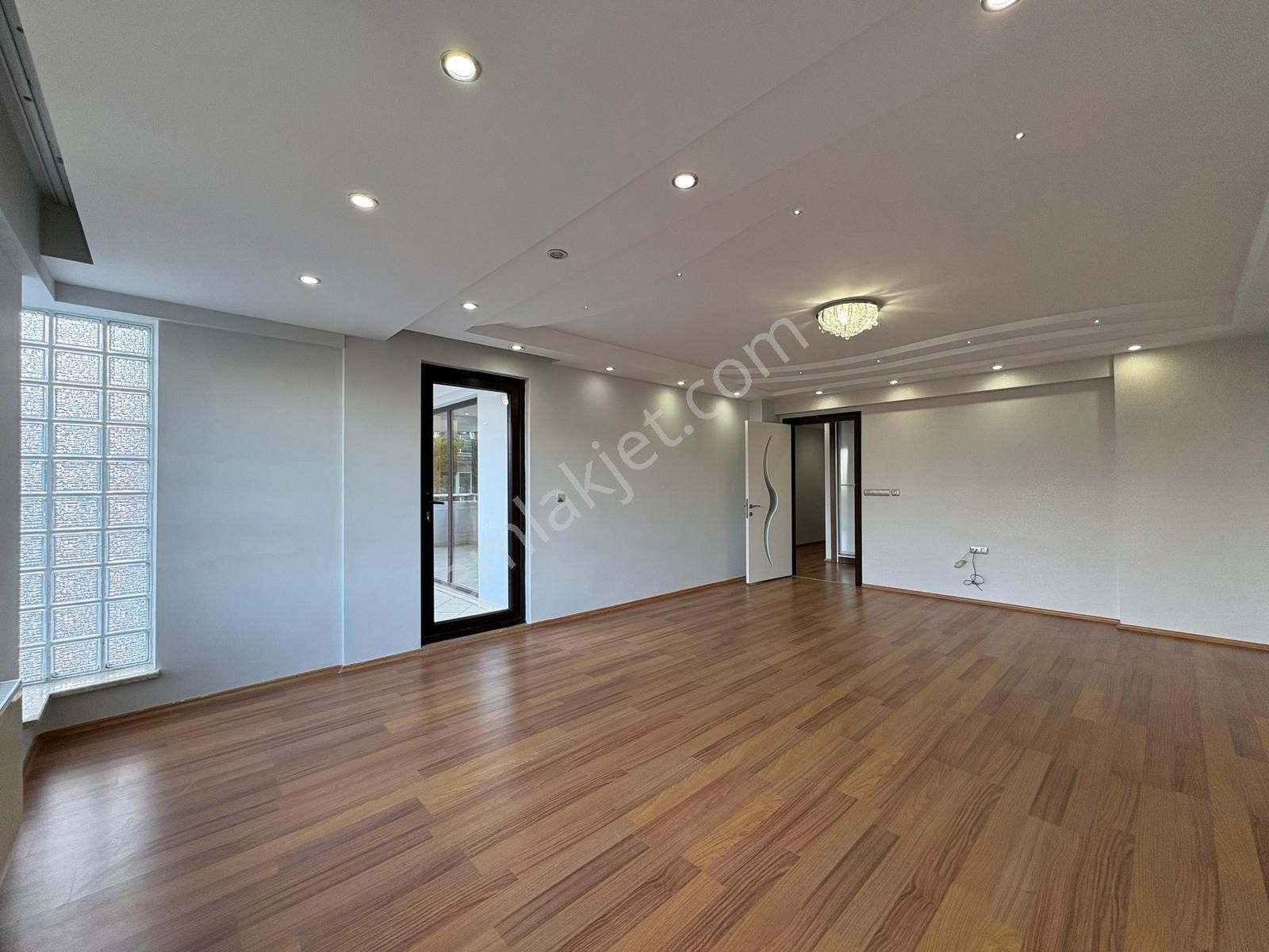 Swissheim'dan Göveçlik Coşkunsu Sitesi'nde 3+1 Kiralık Daire