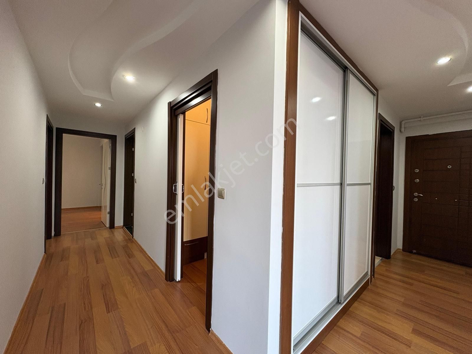 Swissheim'dan Göveçlik Coşkunsu Sitesi'nde 3+1 Kiralık Daire - Görsel 3