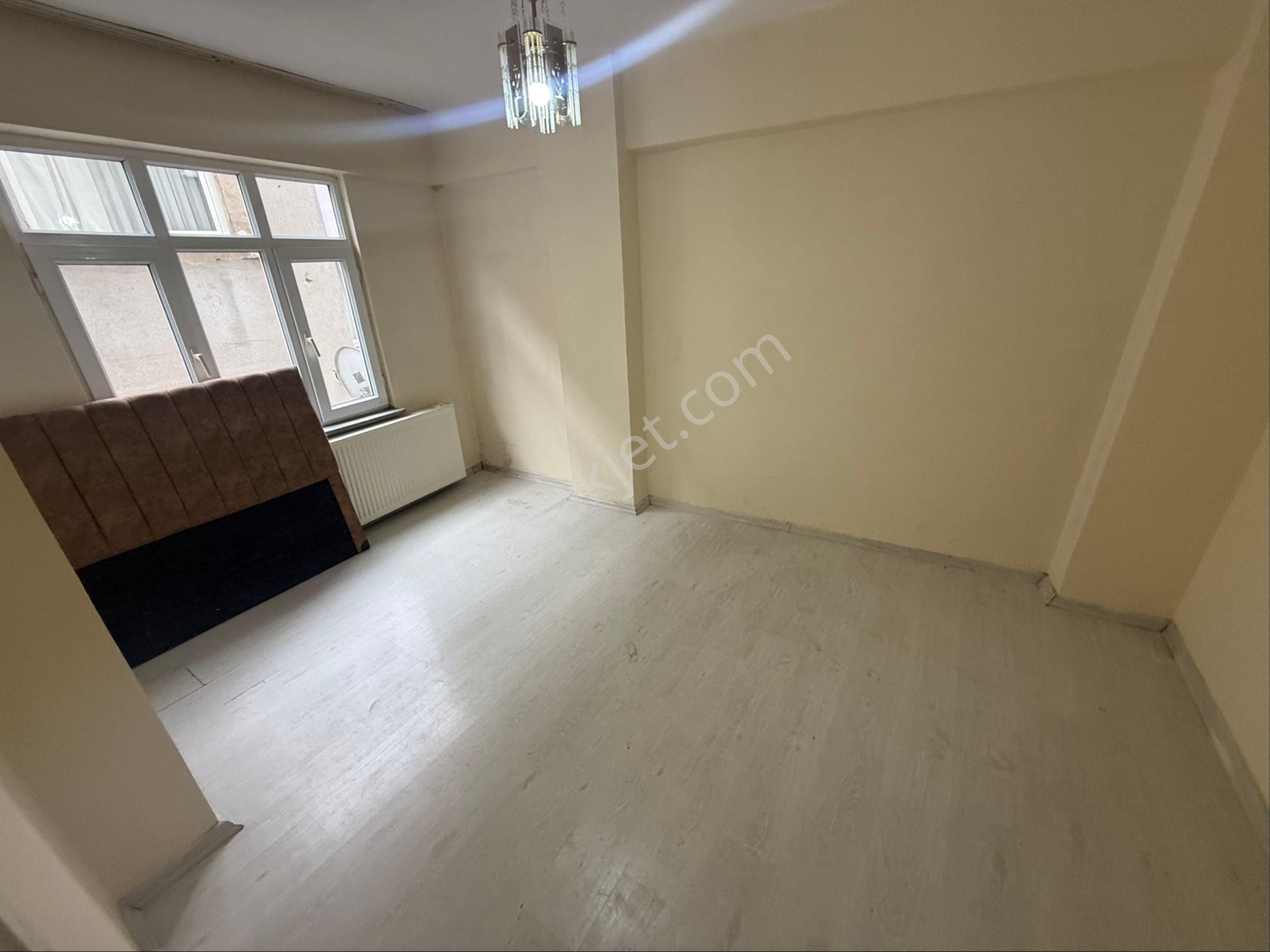 50. Yıl Mah 2+1 95 M2 2. Kat Temiz Masrafsız Kiralık Daire - Görsel 12