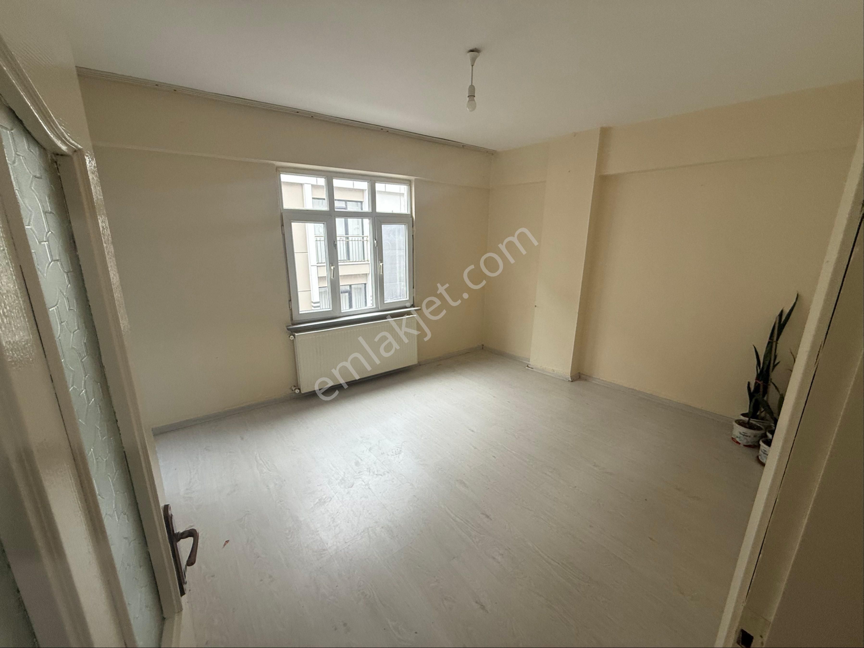 50. Yıl Mah 2+1 95 M2 2. Kat Temiz Masrafsız Kiralık Daire