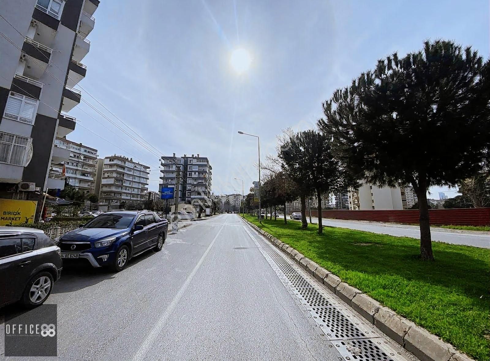 Bayraklı Osmangazi'de Cadde Üzeri Kiralık Dükkan - Görsel 2