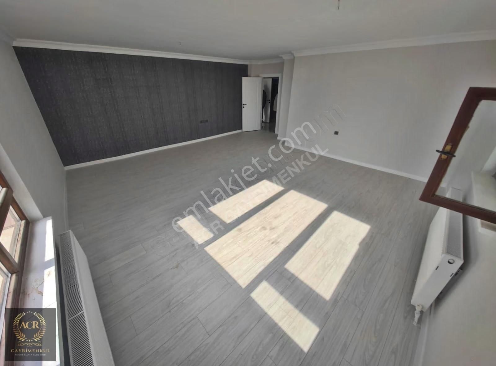 Park Ve Şehir Manzaralı 3.5+1 Geniş M2 Lüks Yapılı Ara Kat