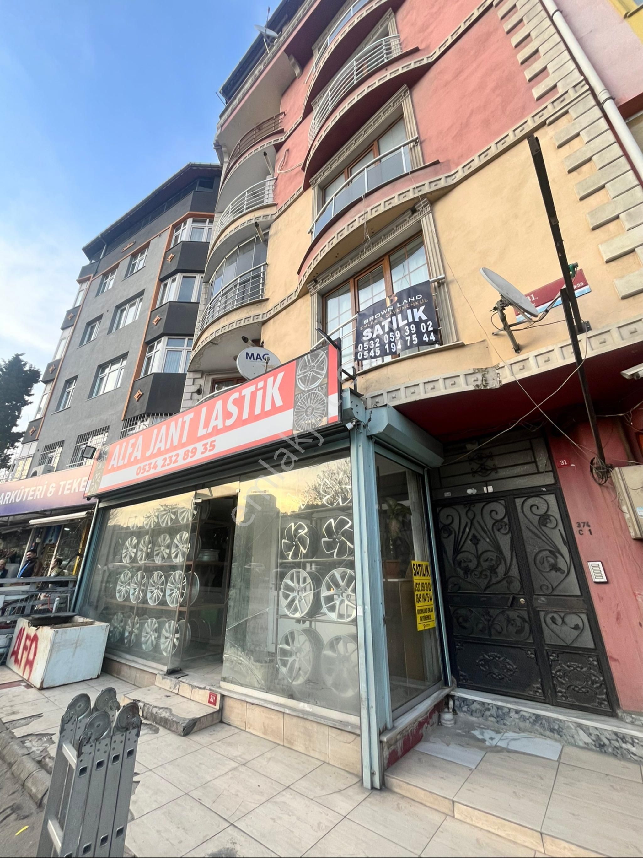 🏬sultangazi Vega Avm Karşısı Cadde Üzeri 160m2 Depolu Dükkan‼️