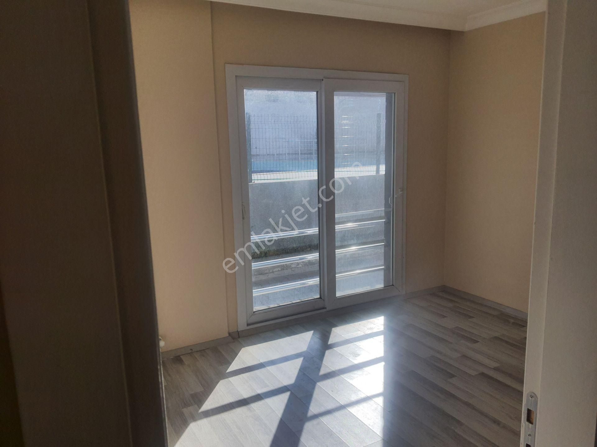 Kuşadası Değirmendere'de Havuzlu, 3+1, Giriş Kat Kiralık Daire - Görsel 13
