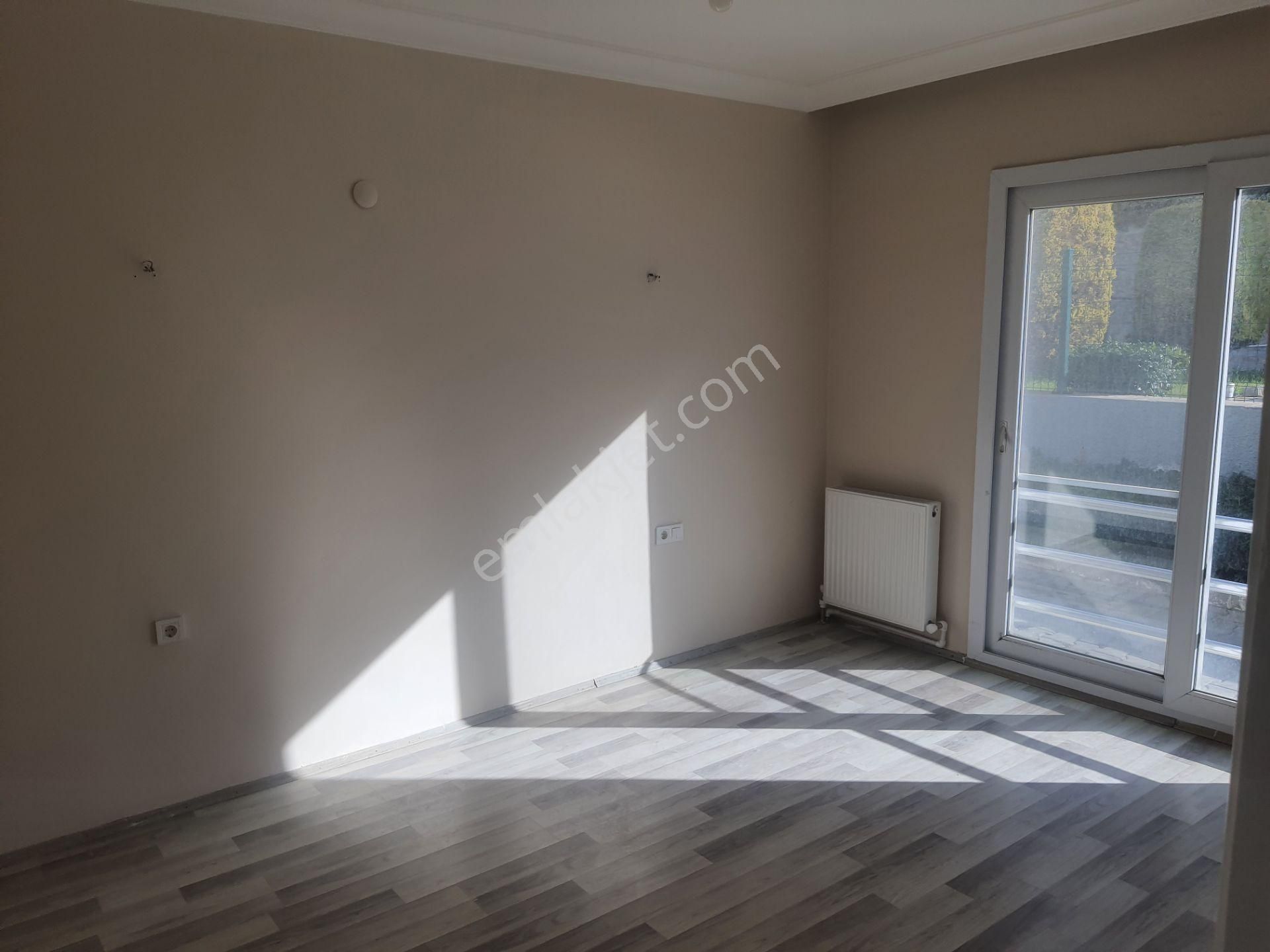 Kuşadası Değirmendere'de Havuzlu, 3+1, Giriş Kat Kiralık Daire - Görsel 11