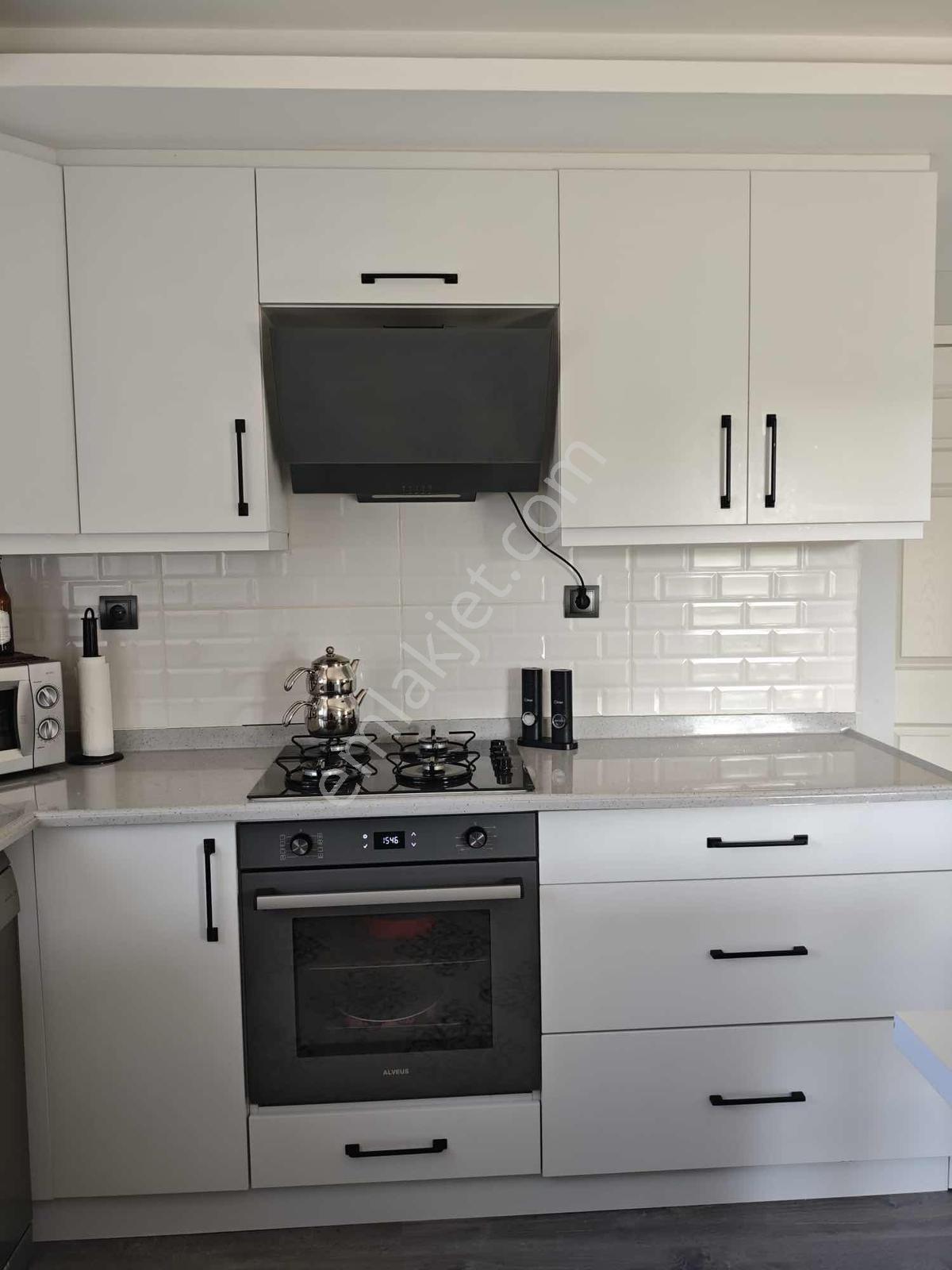 Bal Gayrimenkul-yeniköy'de Cadde Üzeri 300m2 İçinde Prefabrik Ev - Görsel 3