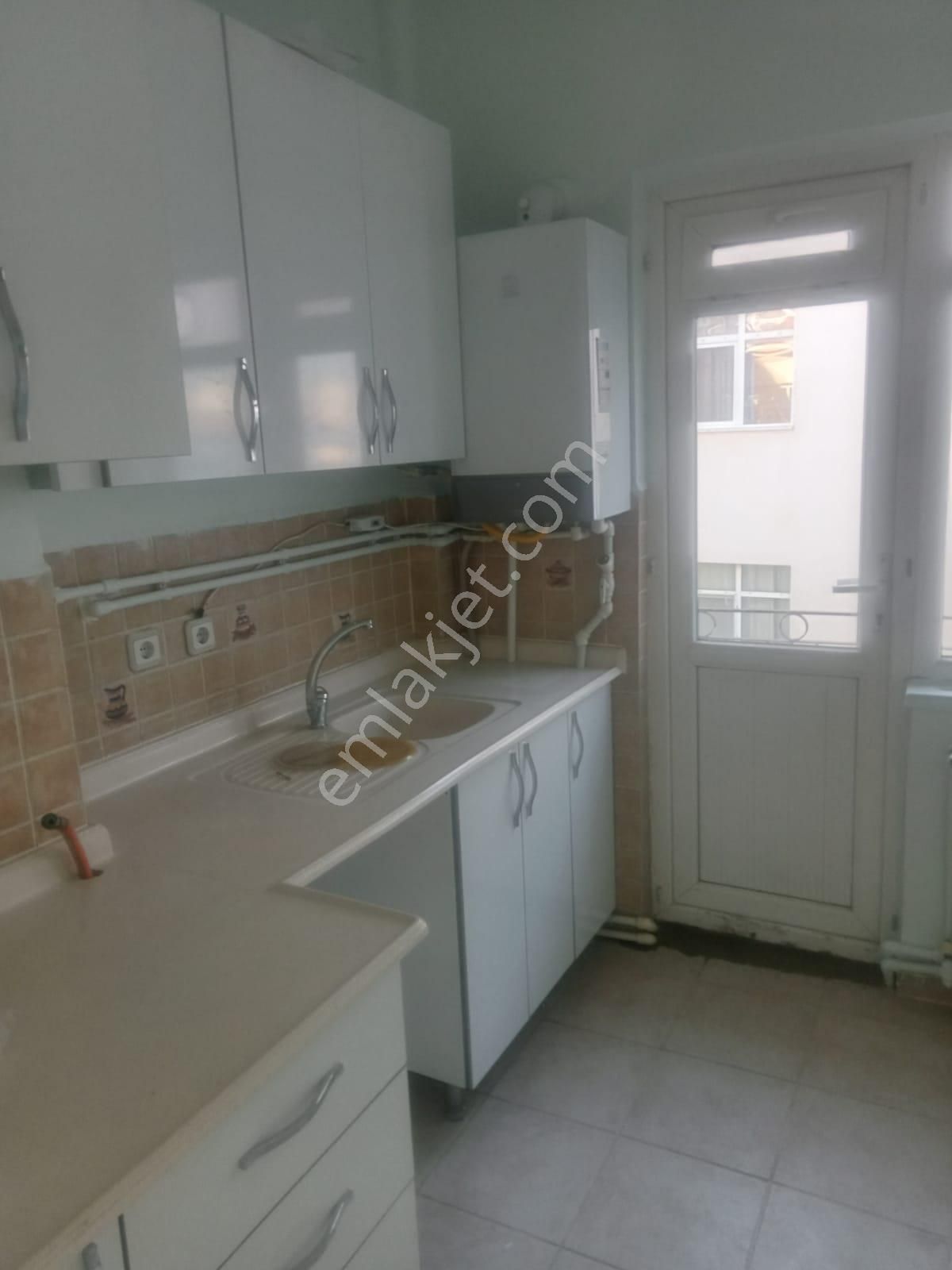 Bahçelievler Azerbeycan Cad Üzerinde 3. Kat Kombili 2+1 Kiralık Daire - Görsel 17