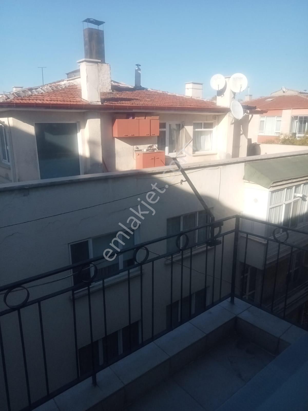 Bahçelievler Azerbeycan Cad Üzerinde 3. Kat Kombili 2+1 Kiralık Daire - Görsel 8