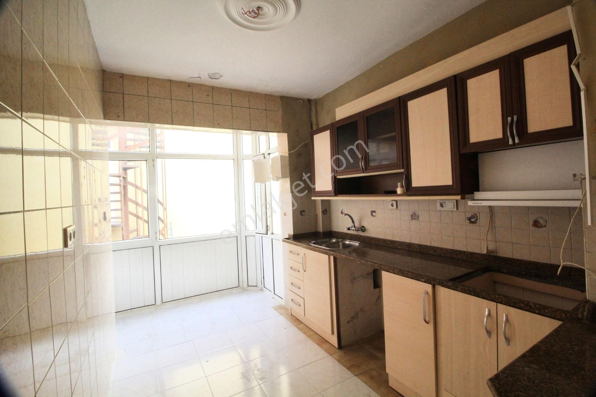 Saray Mah Merkezde Ve Teleferiğa 50 M 2+1 Boş Uzun Dönem Kıralık Daire - Görsel 7