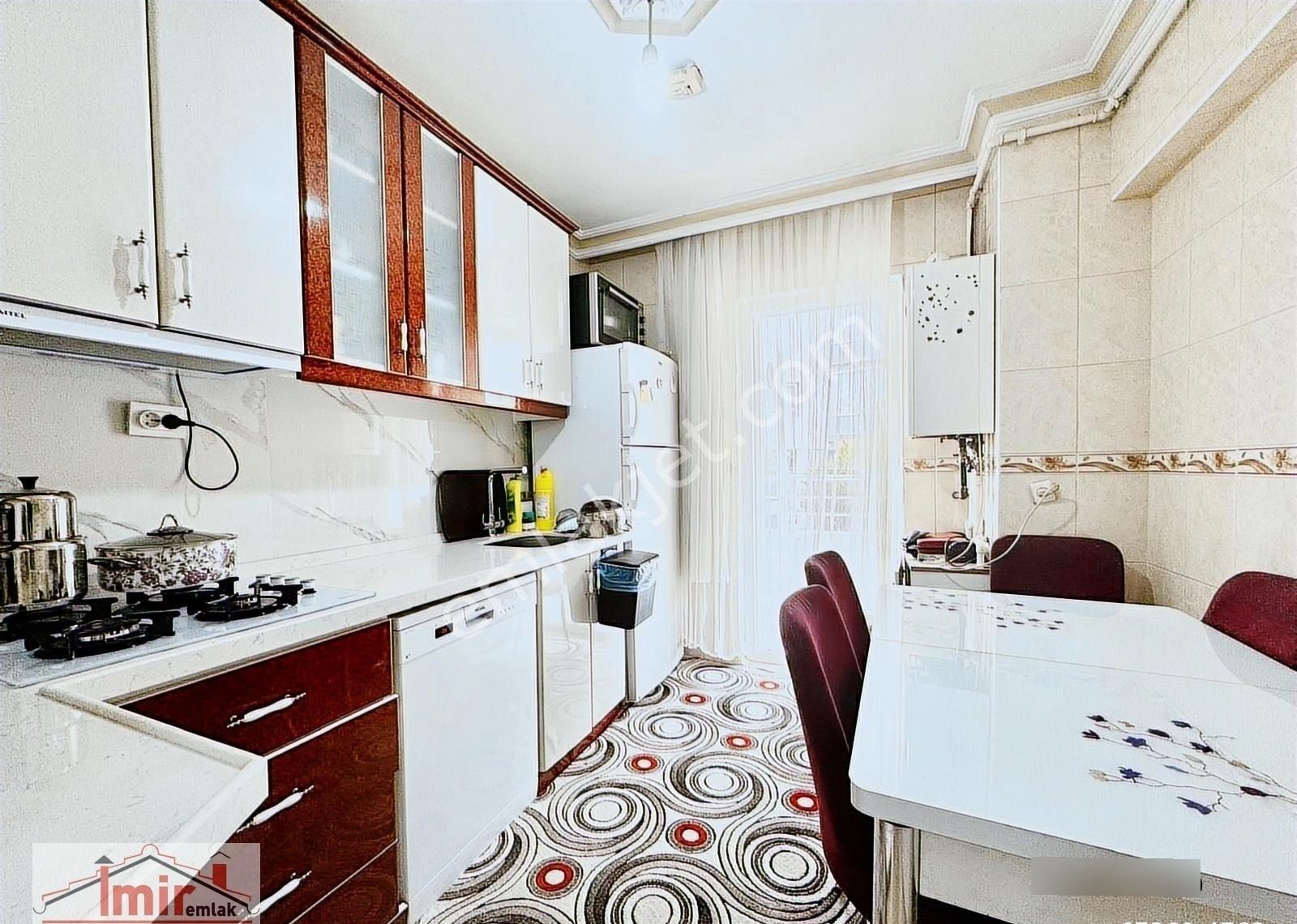 İmir Emlak'tan Fatih Mah.3+1 Masrafsız Yüksek Giriş Daire