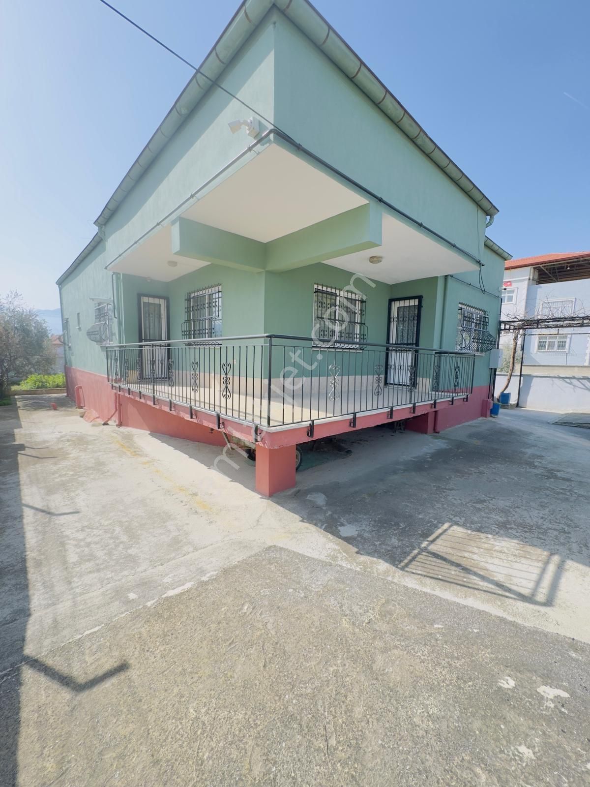 Doğayla İçiçe/bahçeli Müstakil Yaşam/şehrin Gürültüsünden Uzak