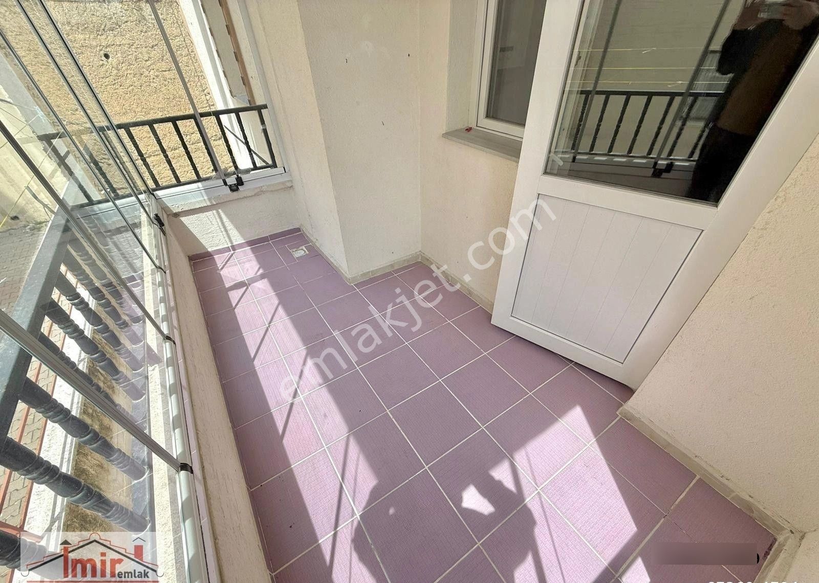 İmir Emlak'tan 3+1 Okul Yakını 1.kat 130m² Kilerli Masrafsız Daire - Görsel 10