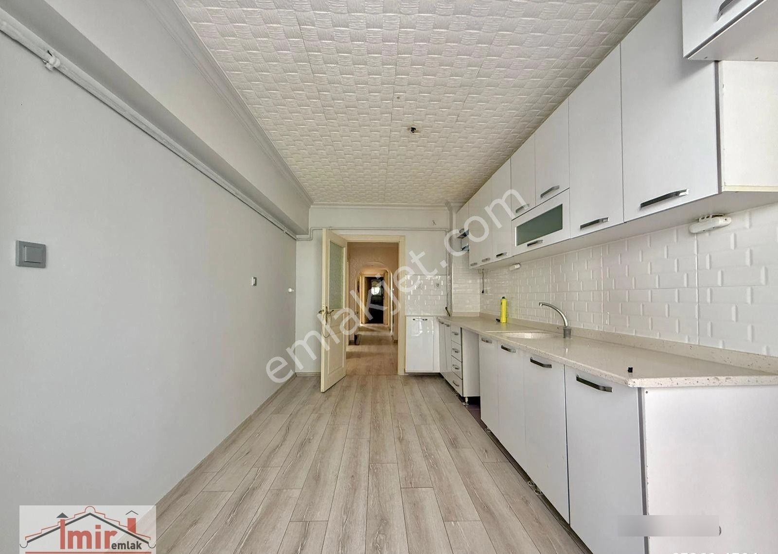 İmir Emlak'tan 3+1 Okul Yakını 1.kat 130m² Kilerli Masrafsız Daire - Görsel 18