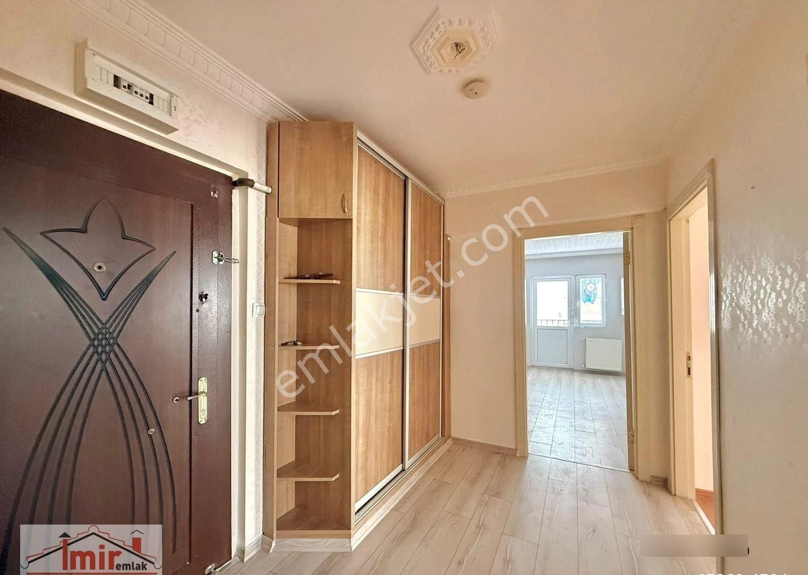 İmir Emlak'tan 3+1 Okul Yakını 1.kat 130m² Kilerli Masrafsız Daire - Görsel 16