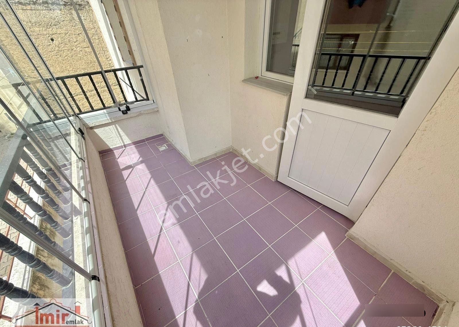 İmir Emlak'tan 3+1 Okul Yakını 1.kat 130m² Kilerli Masrafsız Daire - Görsel 6