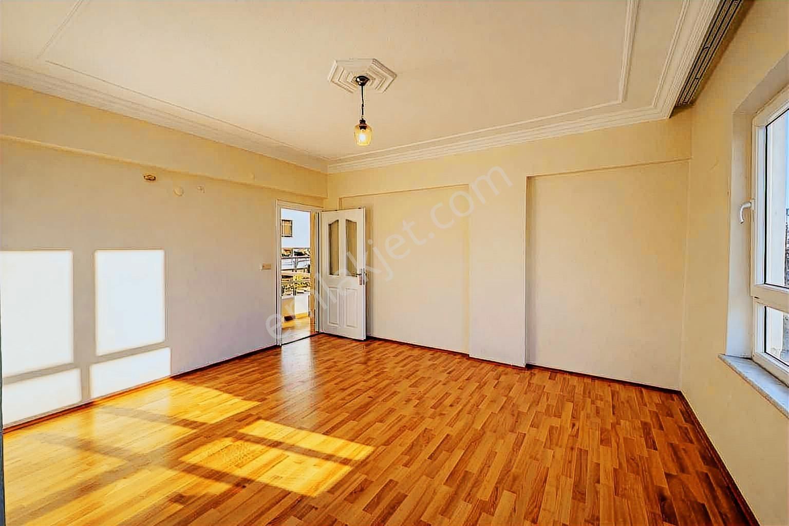 Güllerpınarında İkamete Uygun Satılık 3+1 Ayrı Mutfak Daire - Görsel 5