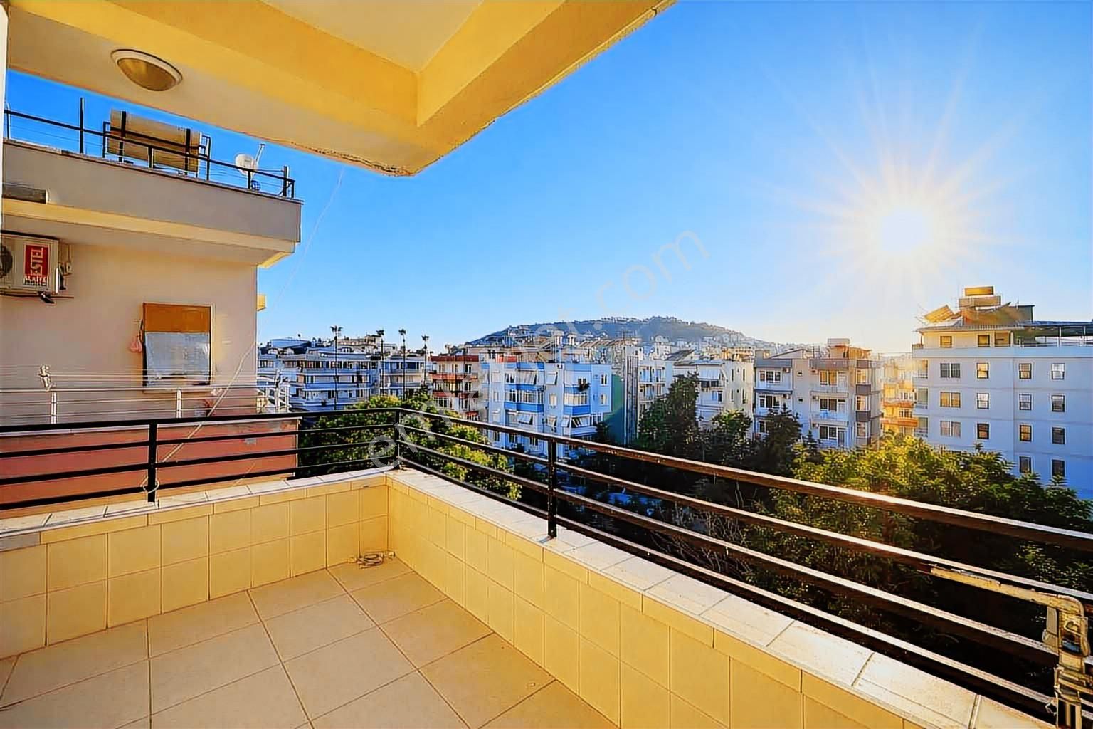 Güllerpınarında İkamete Uygun Satılık 3+1 Ayrı Mutfak Daire - Görsel 3