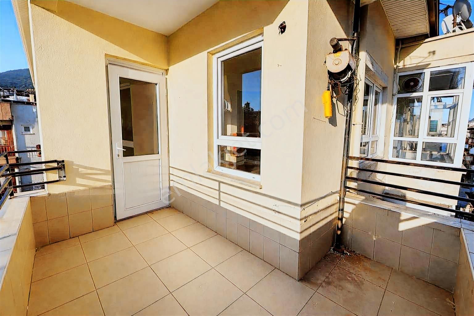 Güllerpınarında İkamete Uygun Satılık 3+1 Ayrı Mutfak Daire - Görsel 16