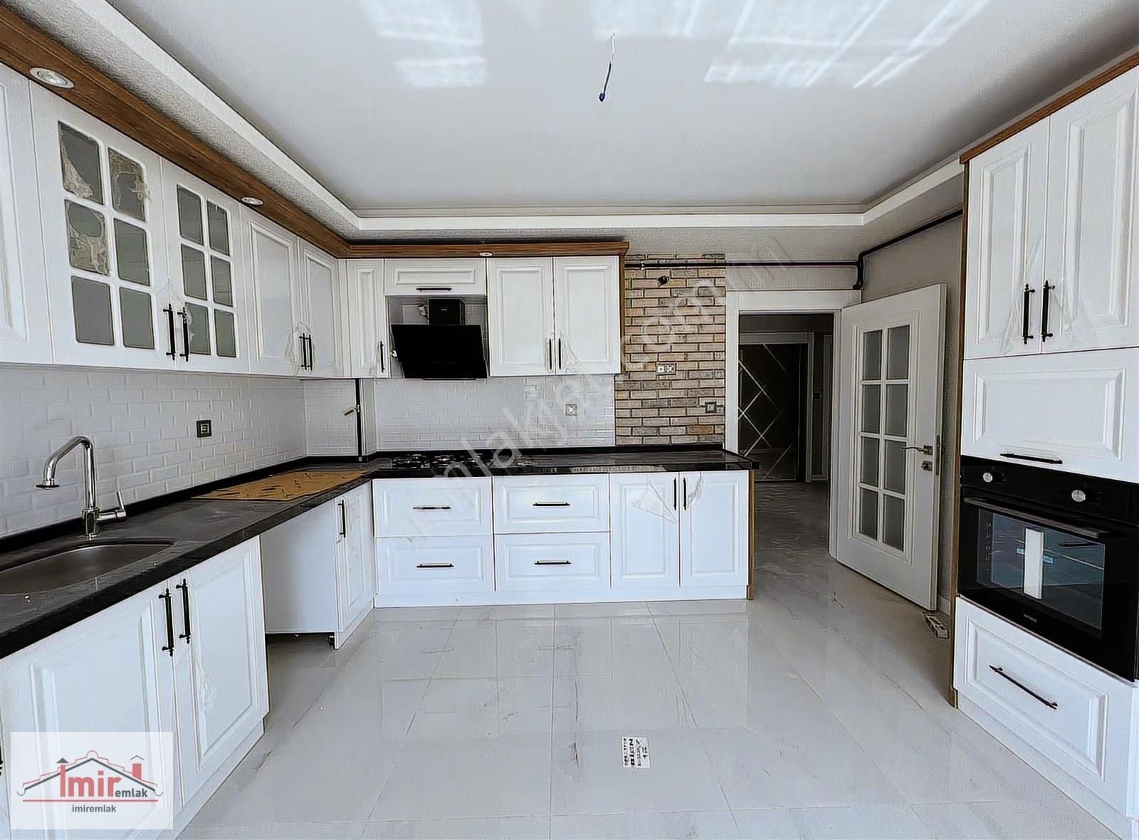 İmir Emlak Ofisinden Hastane Yanı 4+1 180m2 5.kat Site Dairesi - Görsel 4