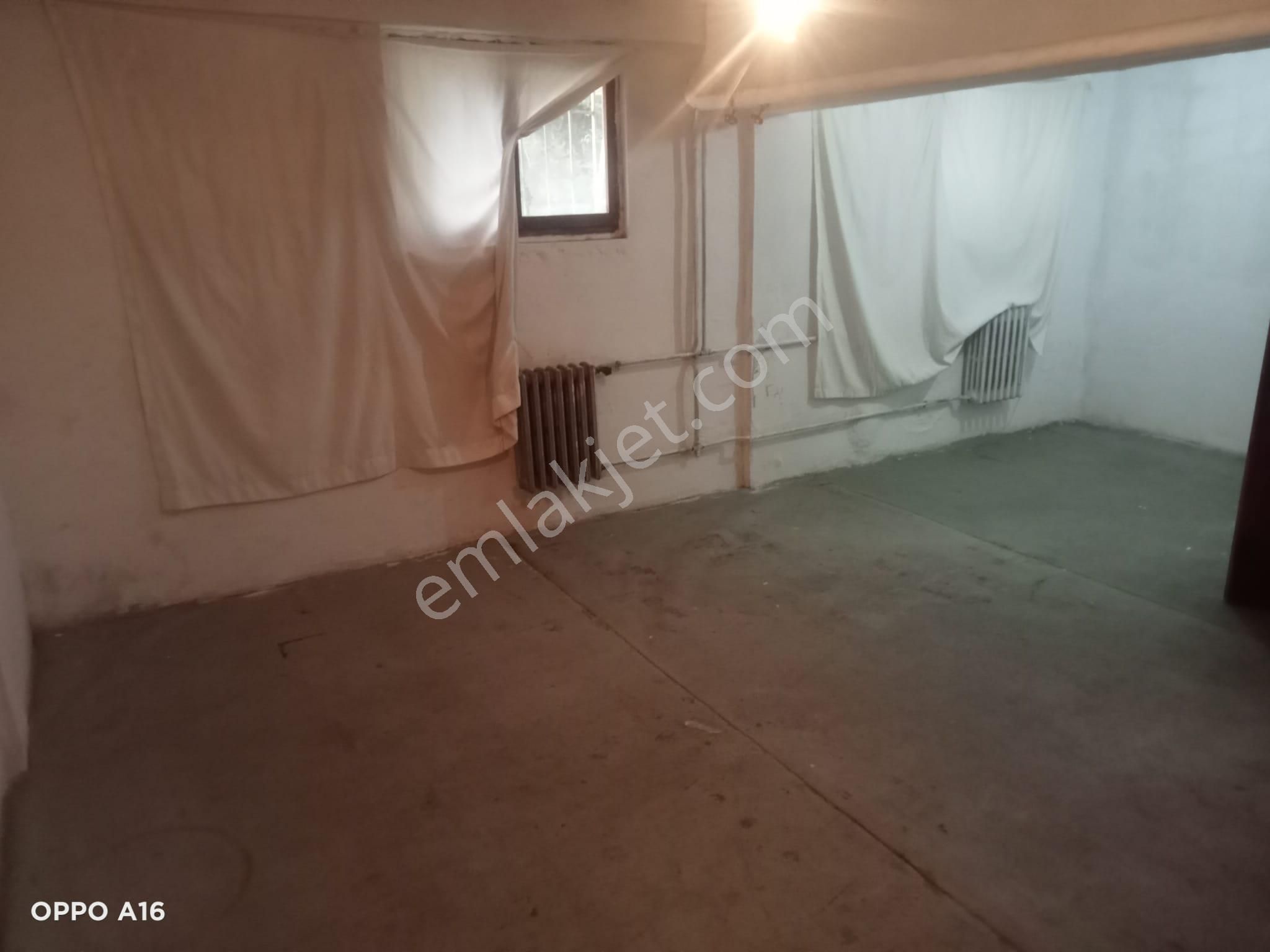 Başkent Hast Karşı Sokağında Herşey Dahil Yıllık 60000 Tl Kıralık Depo