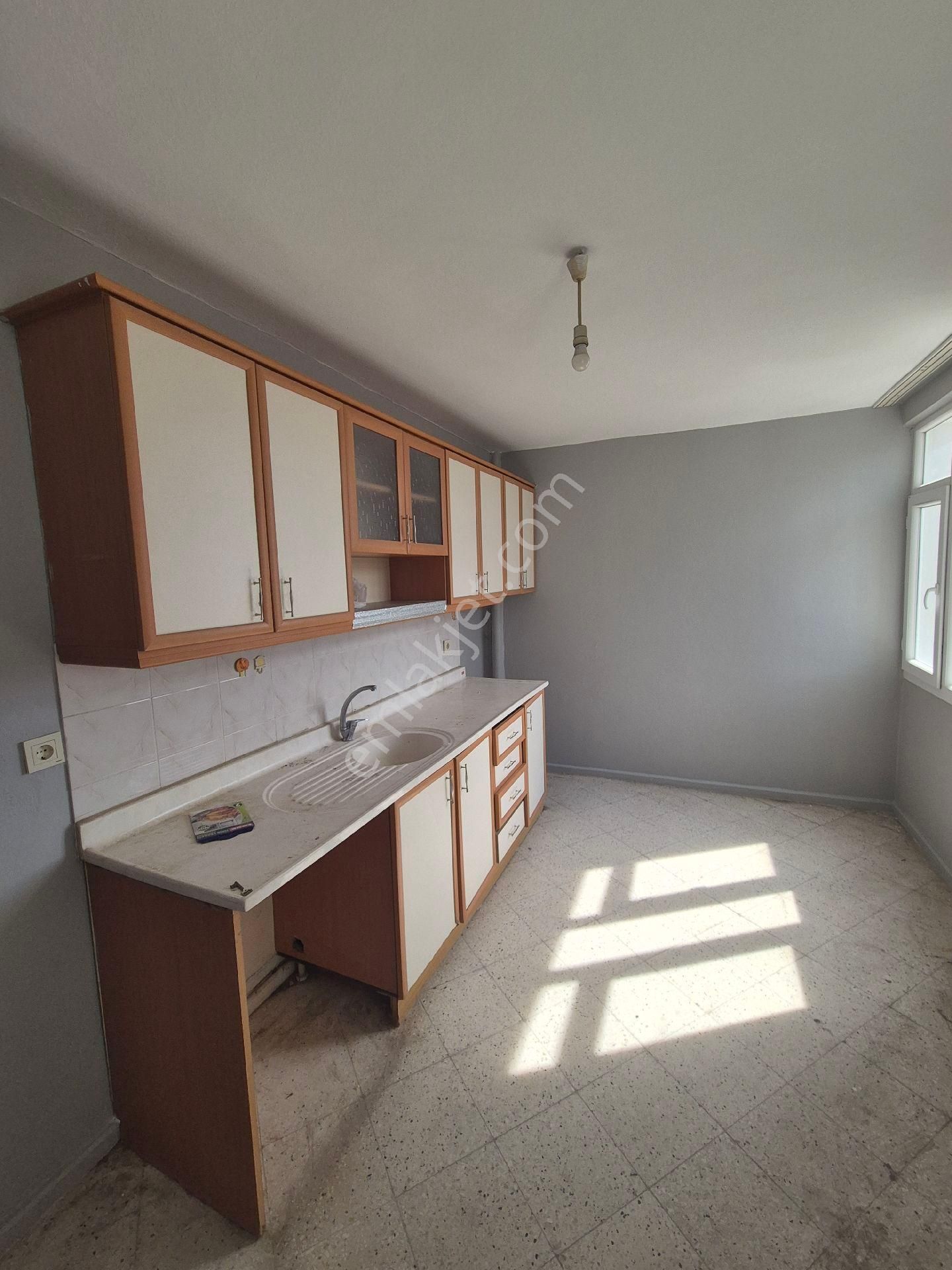 Huzurevlerinde 3+1 Kapalı Mutfak Merkezi Konumda Geniş Oturumlu Kiralık Daire - Görsel 4