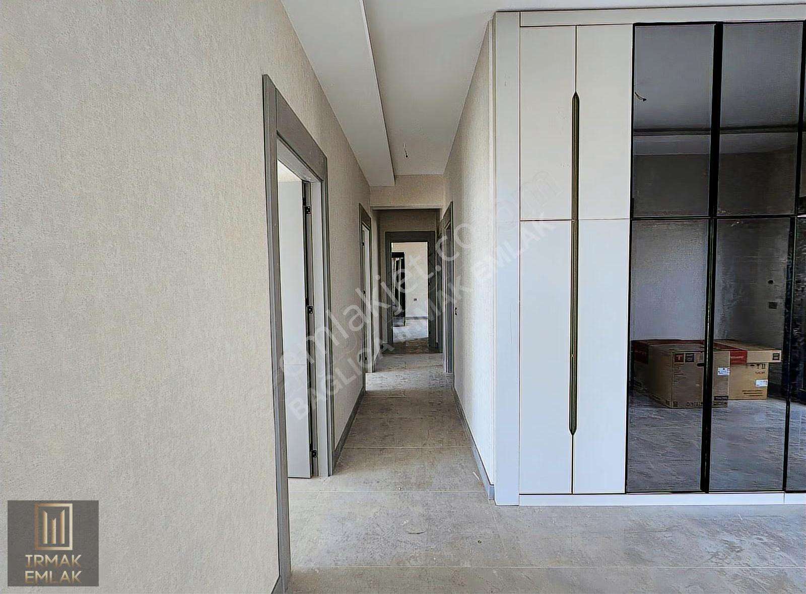 Bağlıca'nın En Nezih Bölgesinde Tek Kat 4+1 Satılık Villa - Görsel 19