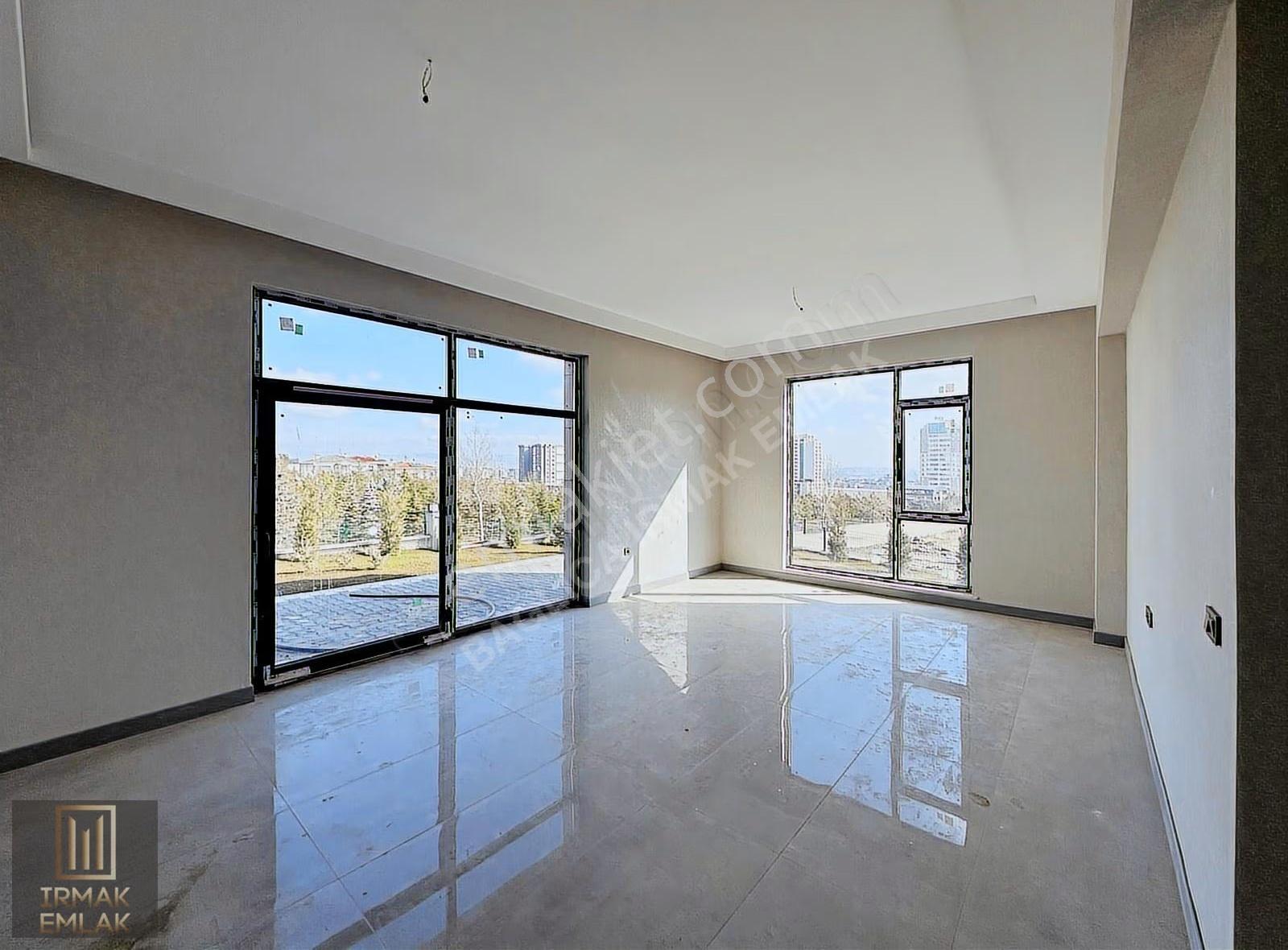 Bağlıca'nın En Nezih Bölgesinde Tek Kat 4+1 Satılık Villa - Görsel 15