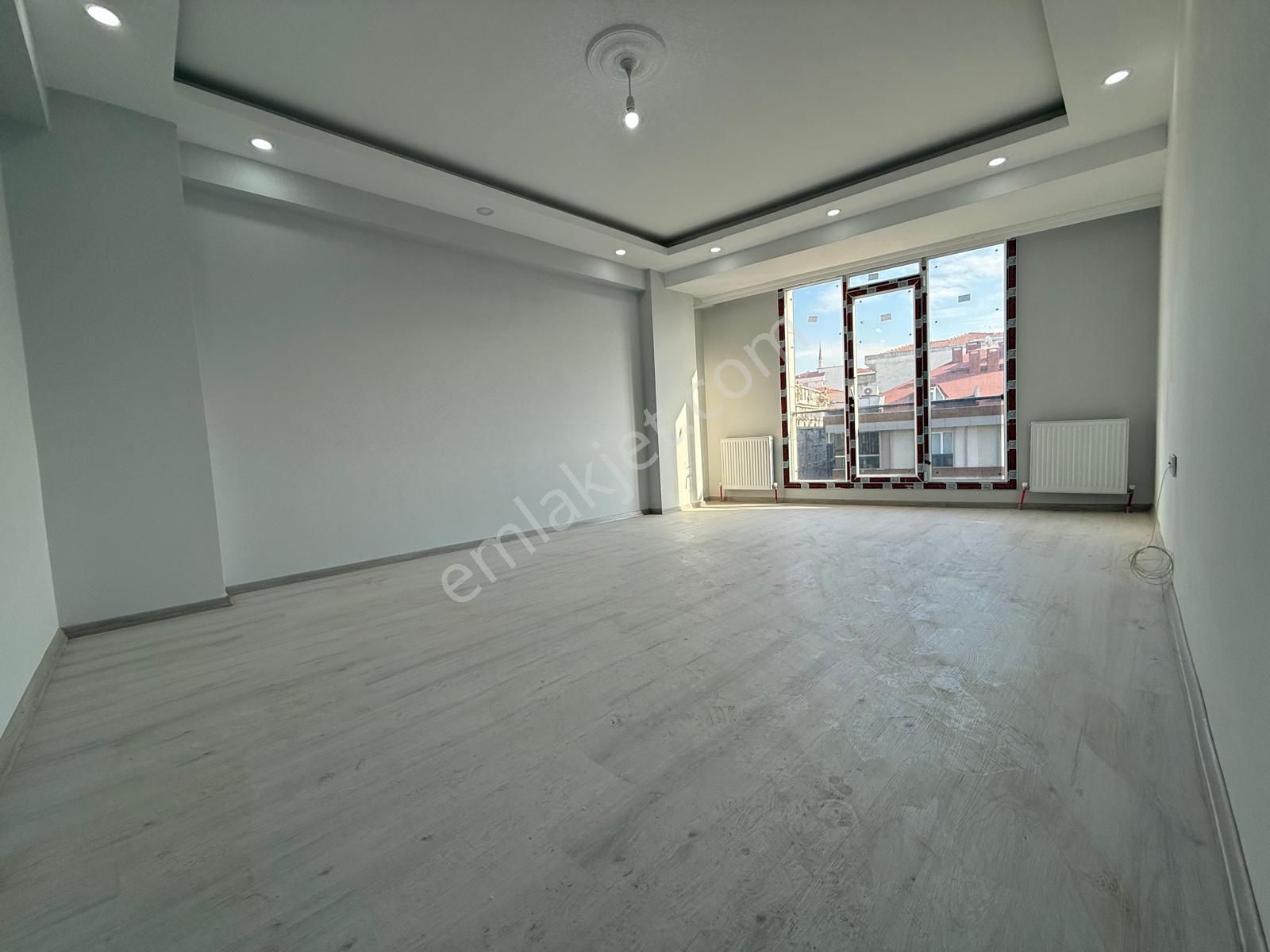 Salmandan Bilal Habeş Cami Yakını 3+1 Sıfır Daire 5.kat