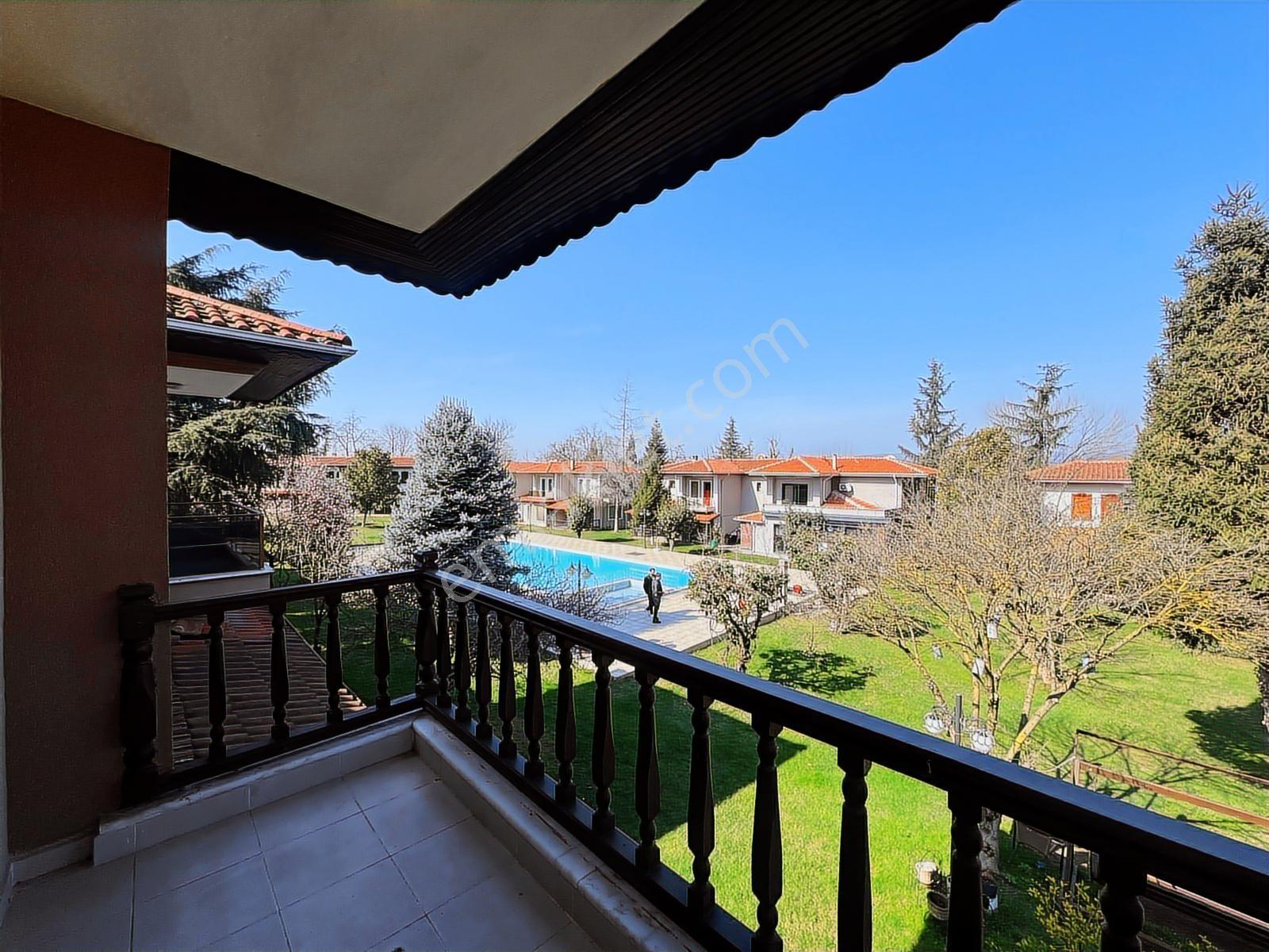 Sapanca Bağdat Caddesinde 3+1 Satılık Site İçi Villa - Görsel 25