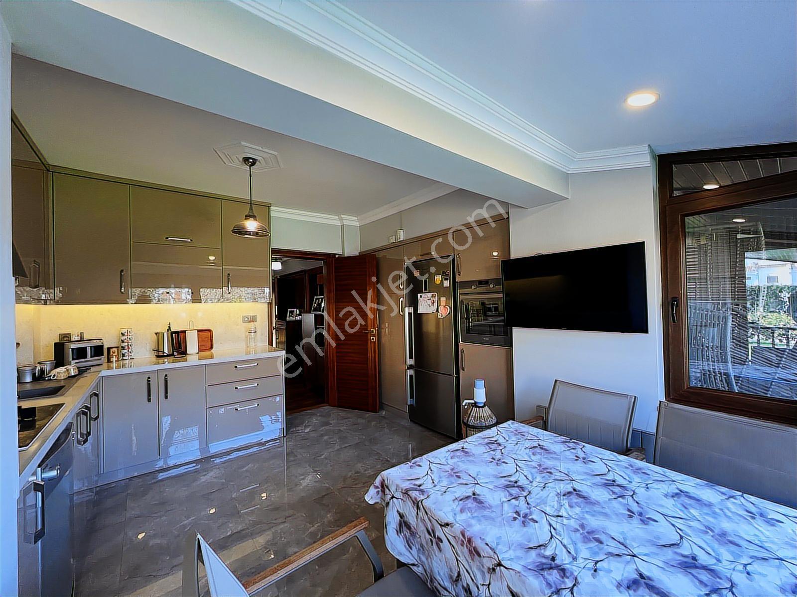 Sapanca Bağdat Caddesinde 3+1 Satılık Site İçi Villa - Görsel 26