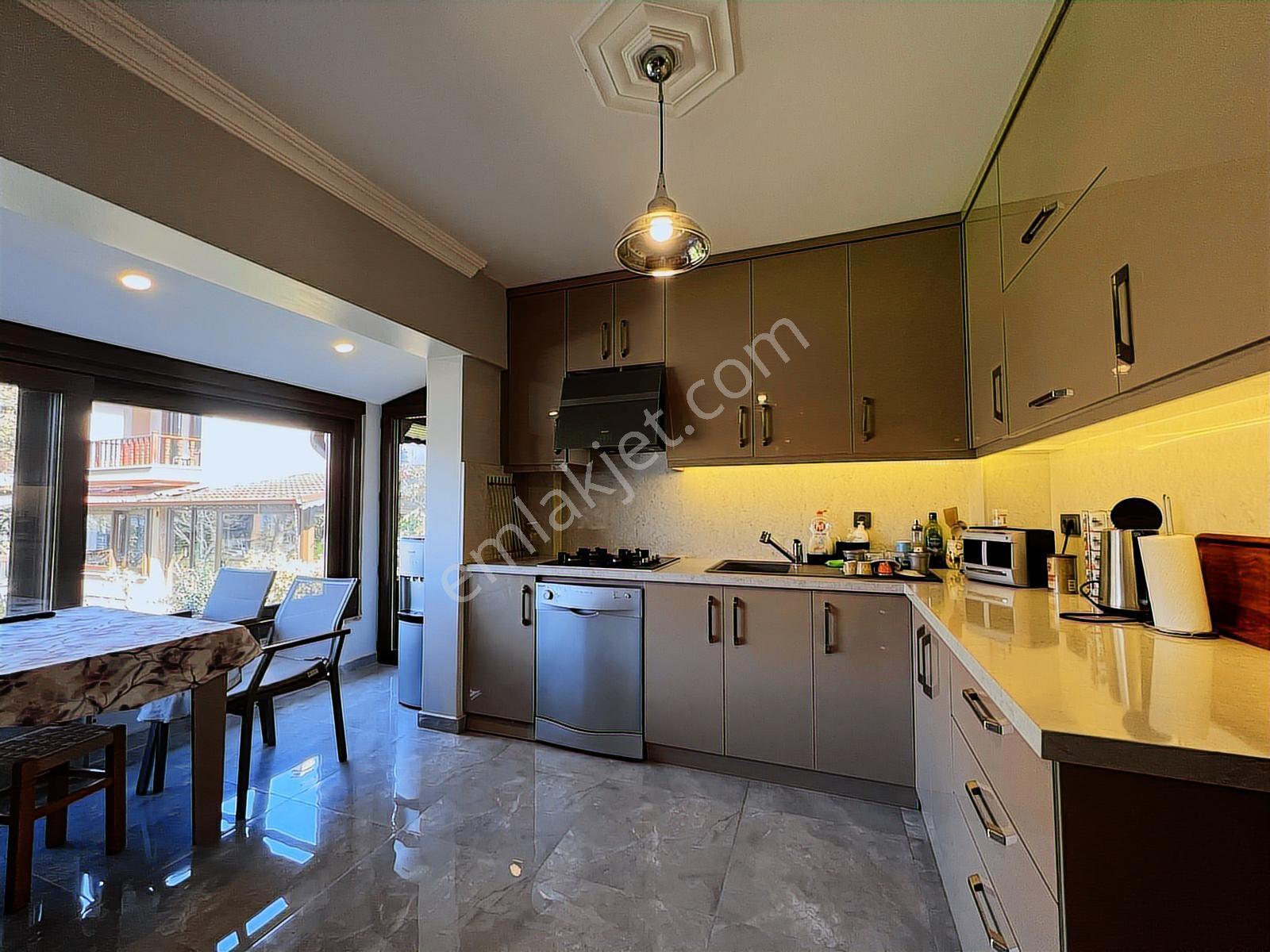 Sapanca Bağdat Caddesinde 3+1 Satılık Site İçi Villa - Görsel 15