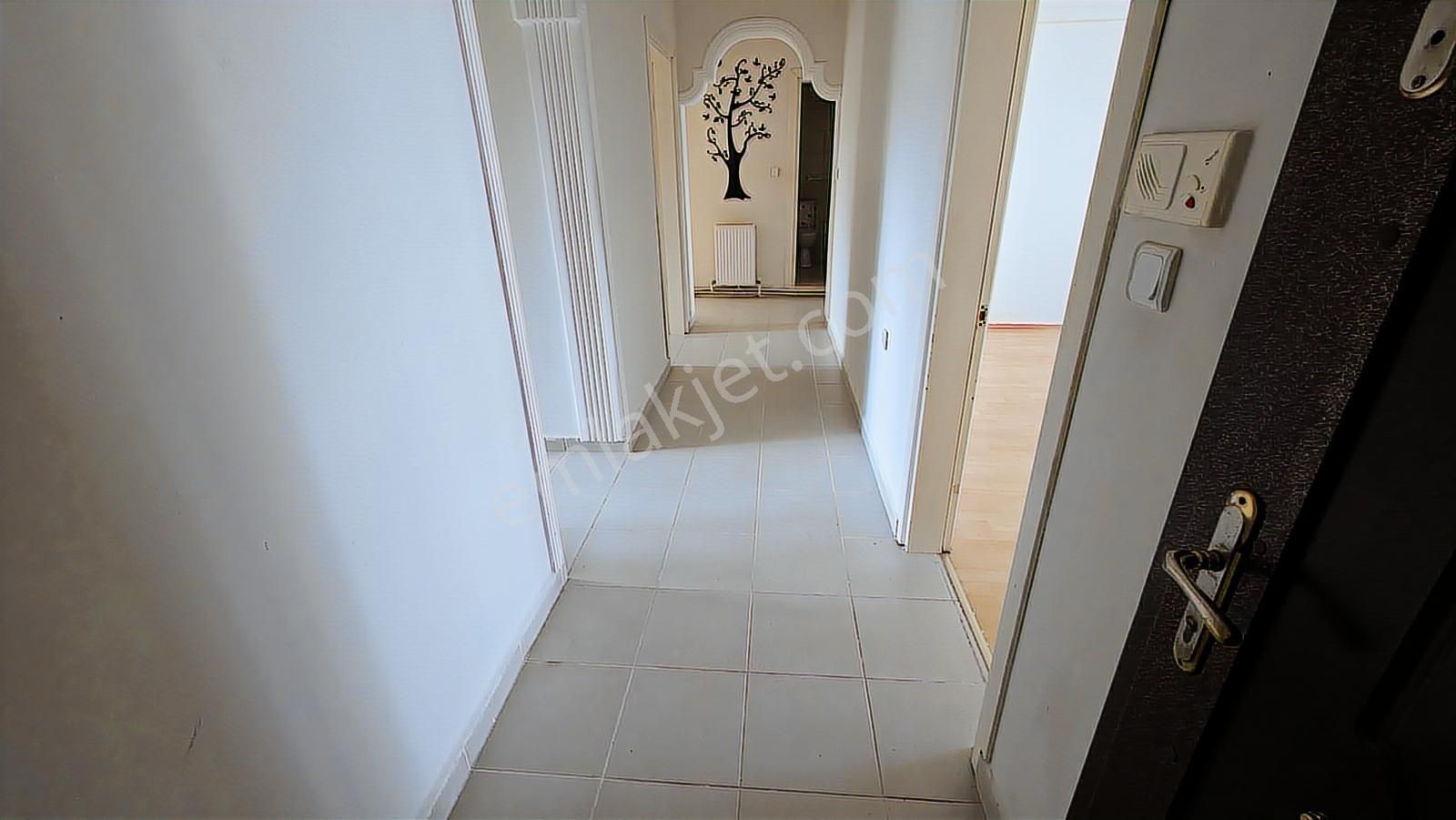 Yıldız Mah. Sarp Sitesinde Satılık 3+1 Geniş Daire - Görsel 3