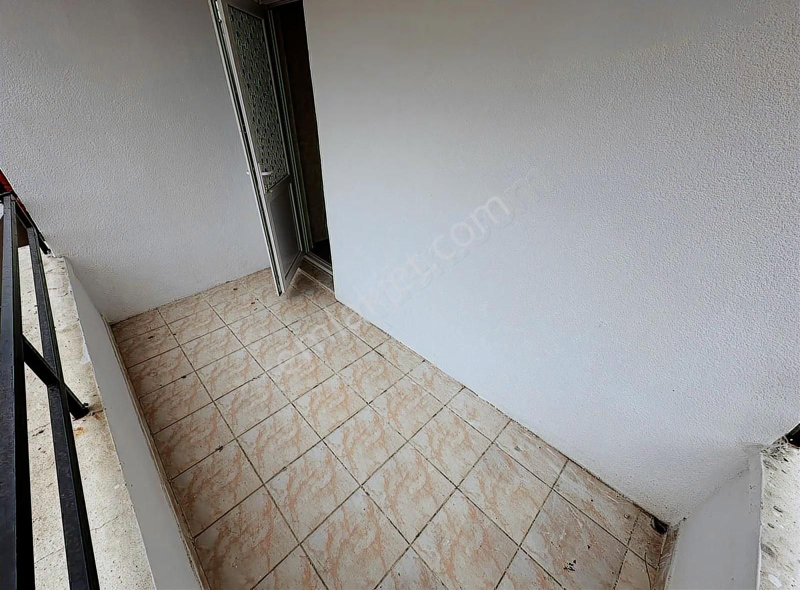 Keçiören Bağlum Da Üniversite Yanı Merkz De Kiralık Yapılı Daire - Görsel 2