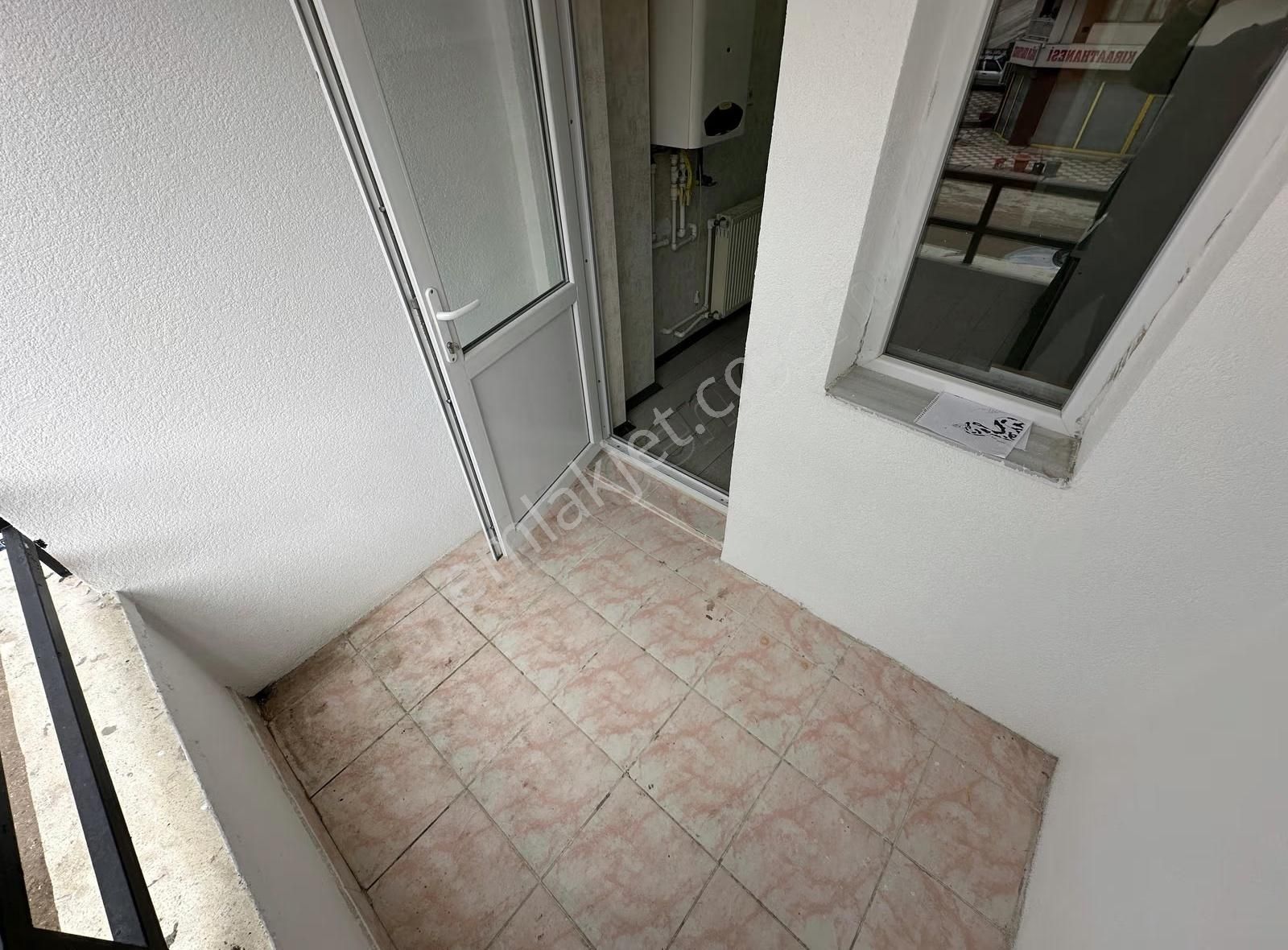 Keçiören Bağlum Da Üniversite Yanı Merkz De Kiralık Yapılı Daire - Görsel 14