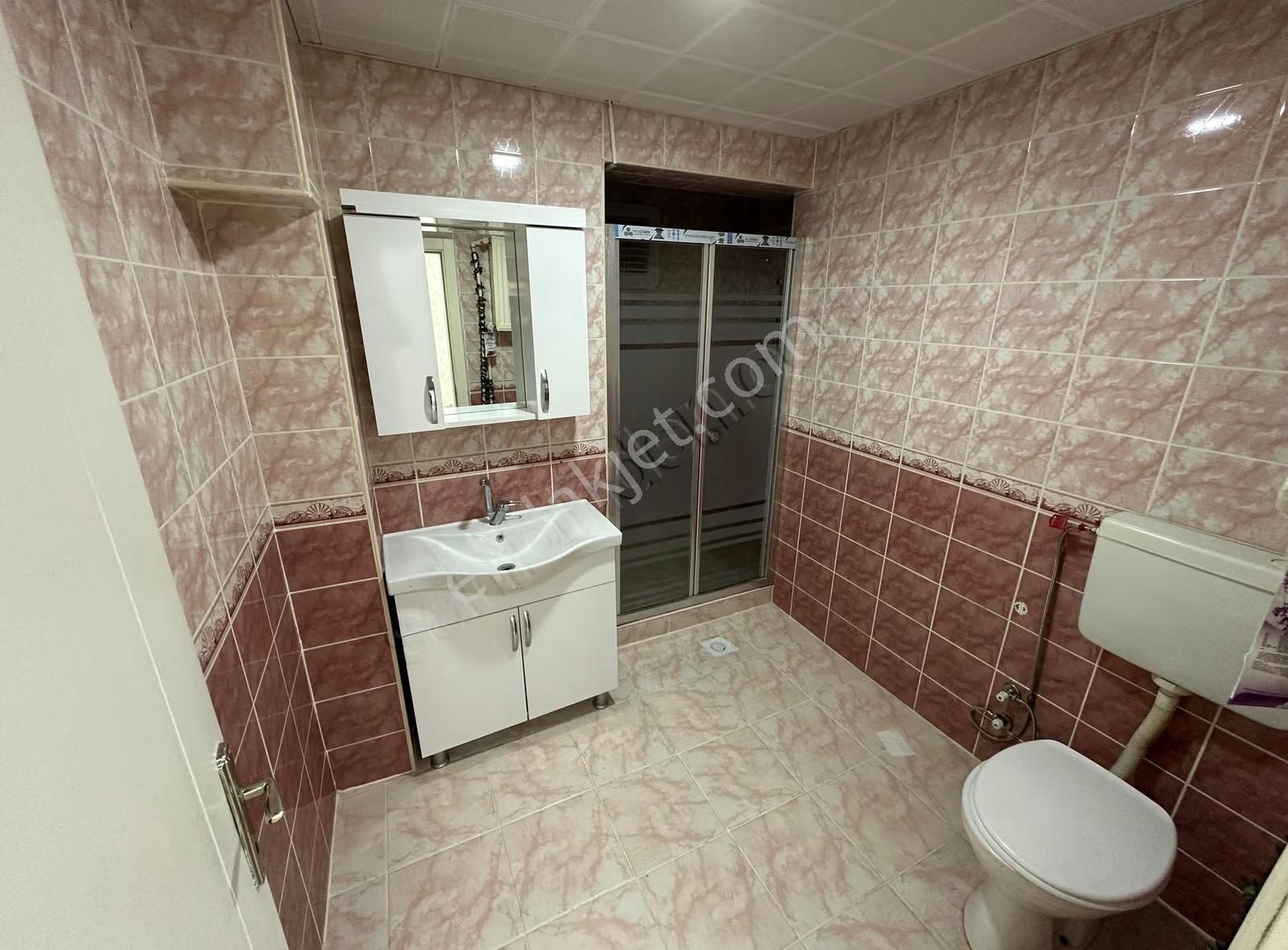 Keçiören Bağlum Da Üniversite Yanı Merkz De Kiralık Yapılı Daire - Görsel 24