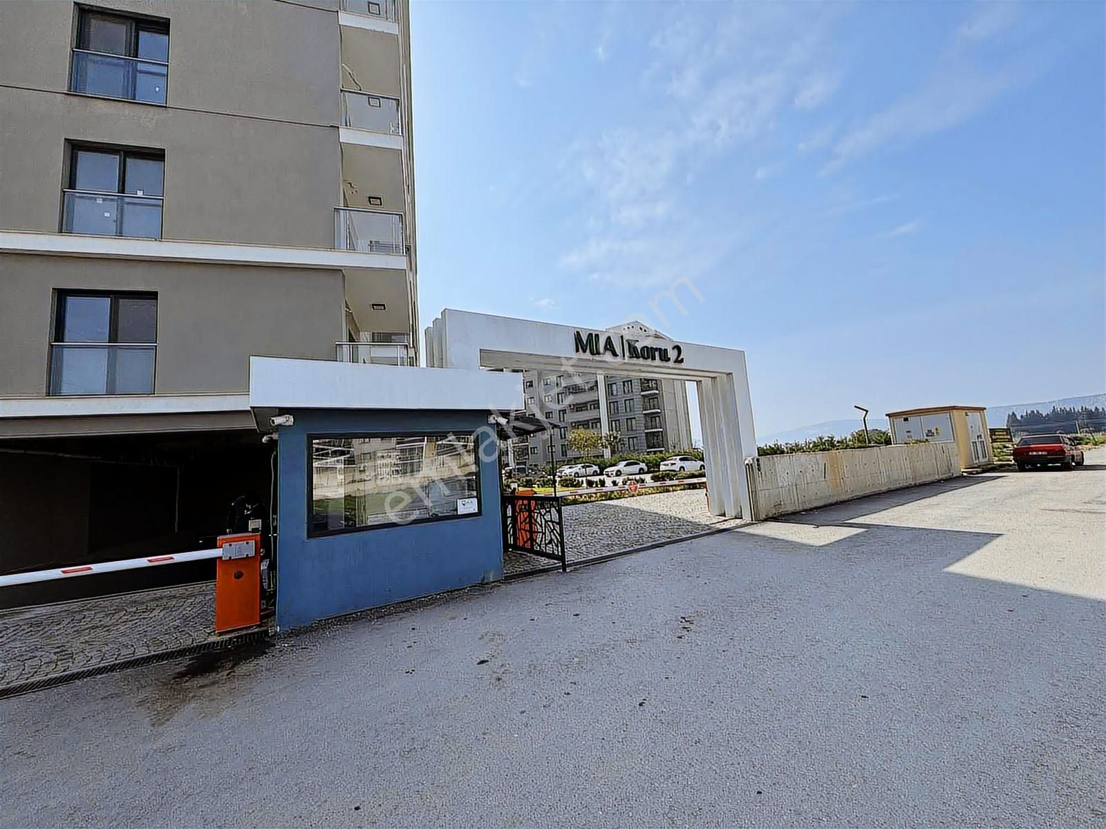 Torbalı Da Havuzlu Güvenlikli Sitede Kiralık 2+1 Daire