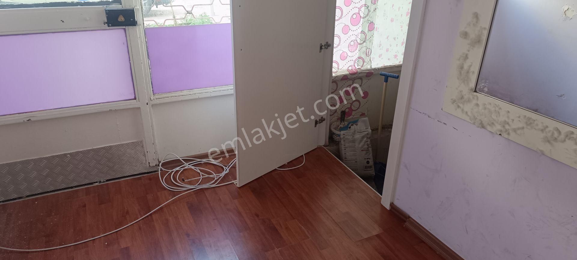 100.yıla Cephe 3 Katlı Dükkan - Görsel 3