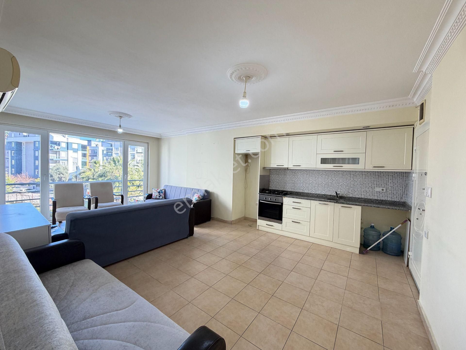 Konyaaltı Hurma Mah. Yüzme Havuzlu 2+1 Eşyasız Kiralık Daire