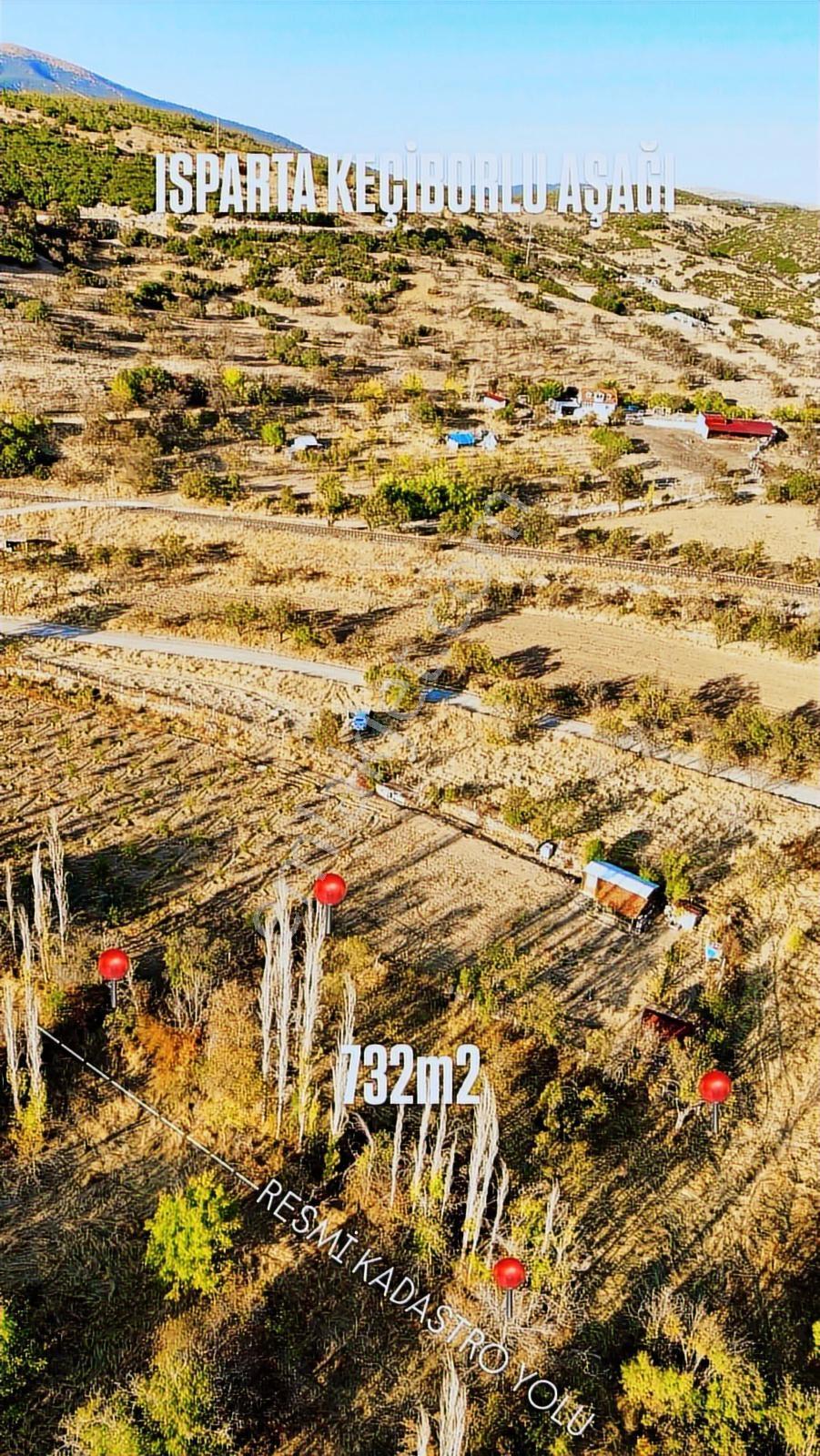 Keçiborlu İlçe Merkezinde 732m2 Fırsat Bahçe