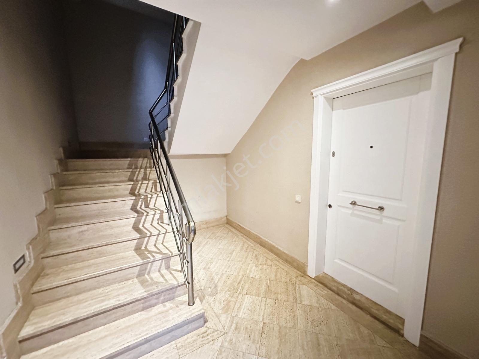 Marmaris Siteler'de Denize Yakın Şık Eşyalı Kiralık Daire - Görsel 24