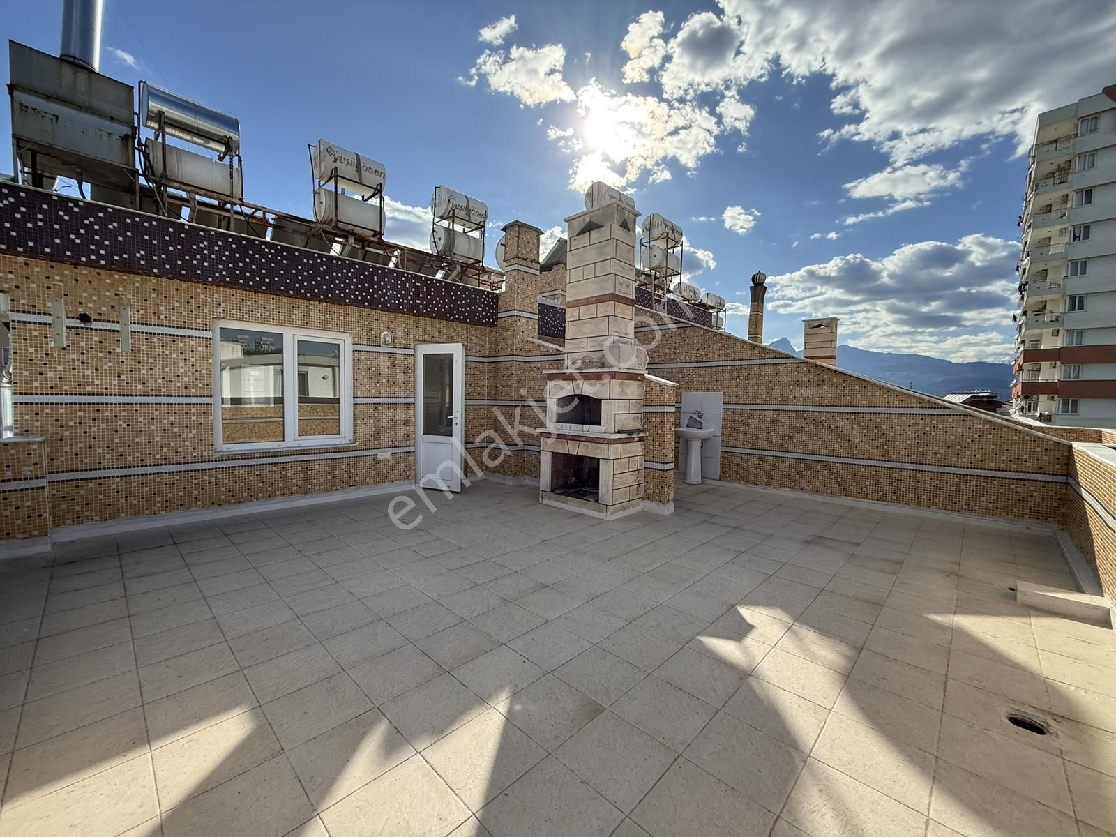 Uncalı'da Merkezi Konumda Çok Keyifli 4+1 Çatı Dubleksi - Görsel 5