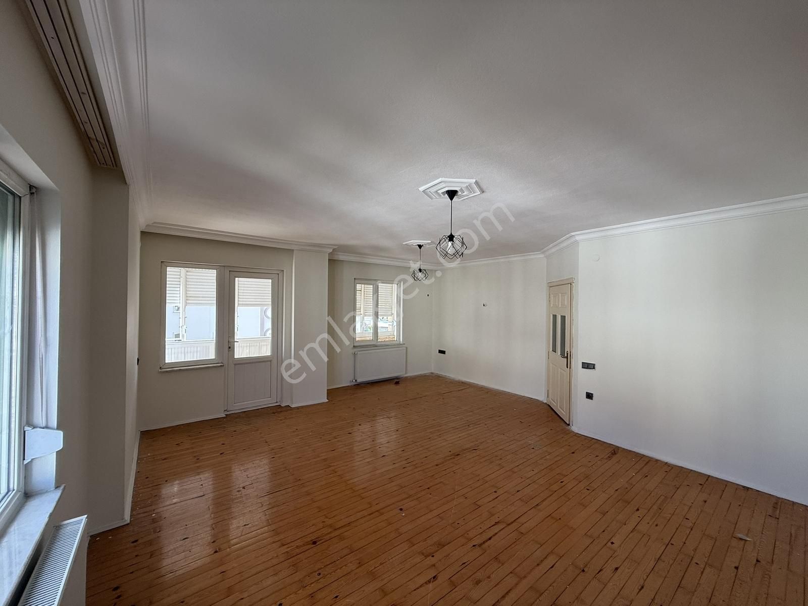 Uncalı'da Merkezi Konumda Çok Keyifli 4+1 Çatı Dubleksi - Görsel 13