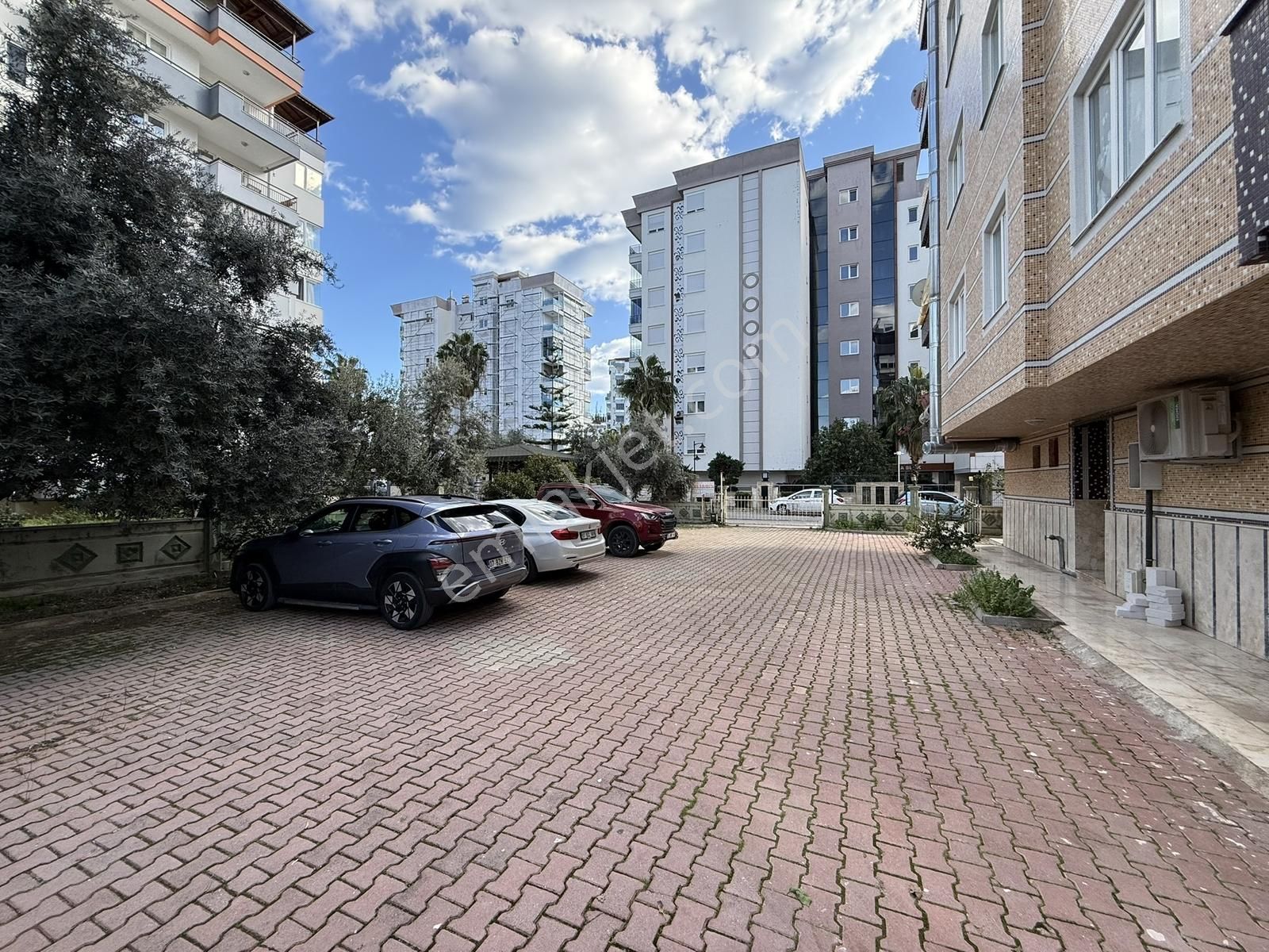 Uncalı'da Merkezi Konumda Çok Keyifli 4+1 Çatı Dubleksi - Görsel 22