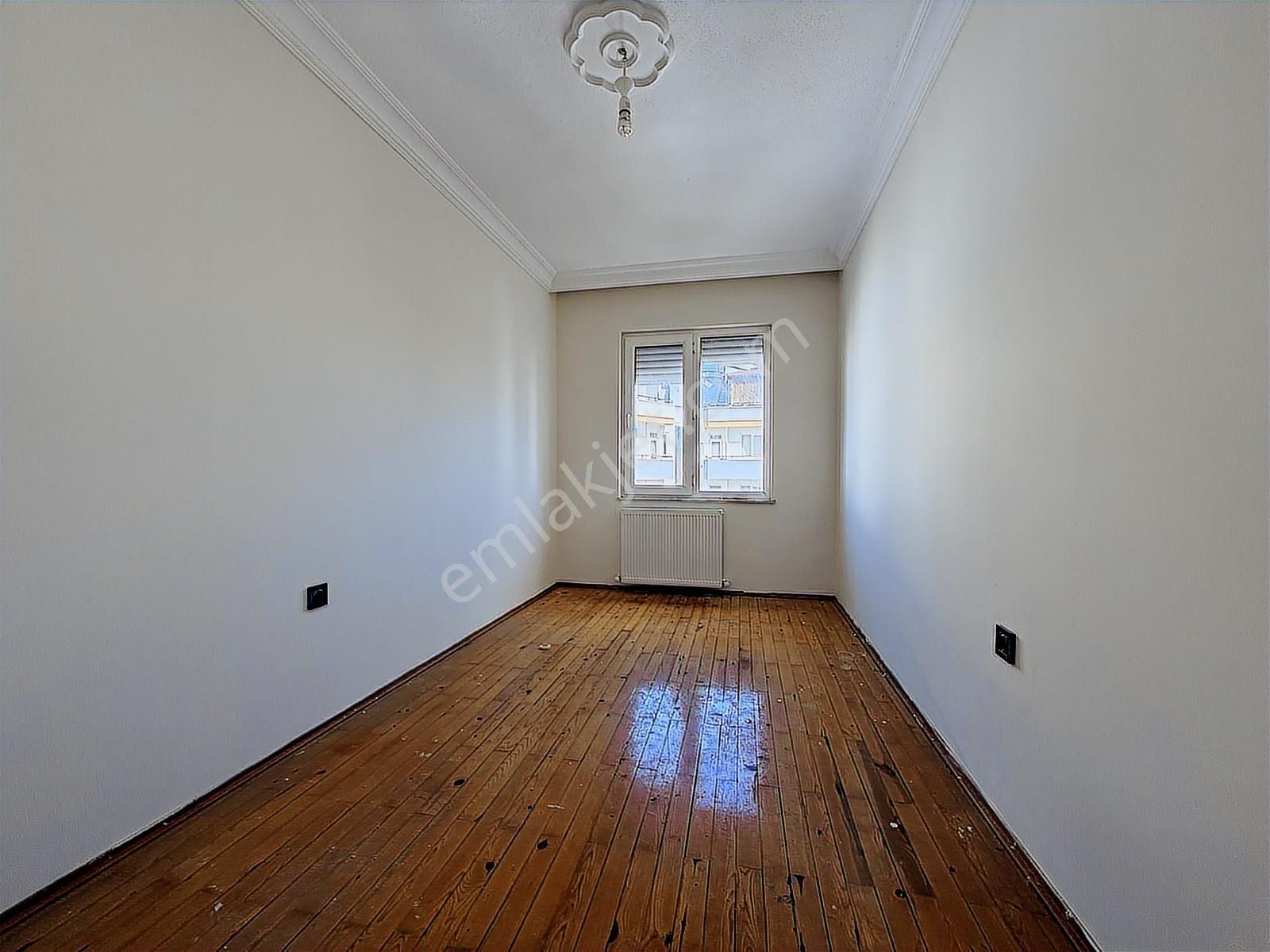 Uncalı'da Merkezi Konumda Çok Keyifli 4+1 Çatı Dubleksi - Görsel 3