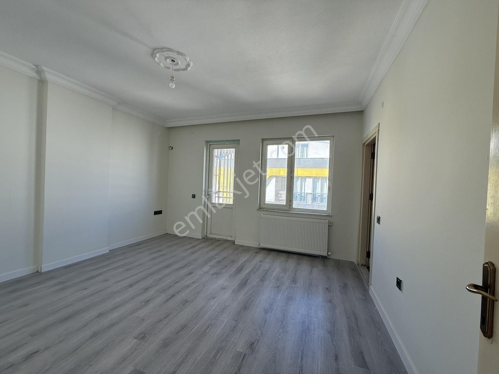 Uncalı'da Merkezi Konumda Çok Keyifli 4+1 Çatı Dubleksi - Görsel 4