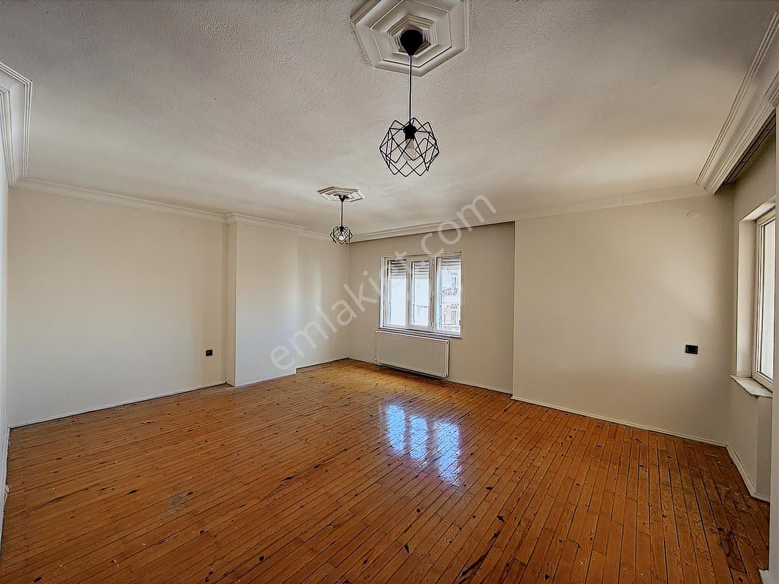 Uncalı'da Merkezi Konumda Çok Keyifli 4+1 Çatı Dubleksi - Görsel 9