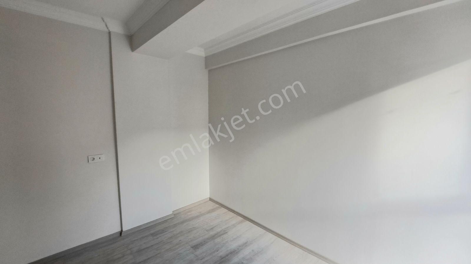 Kuşadası Merkezde Kiralık 1+1 Daire - Görsel 6
