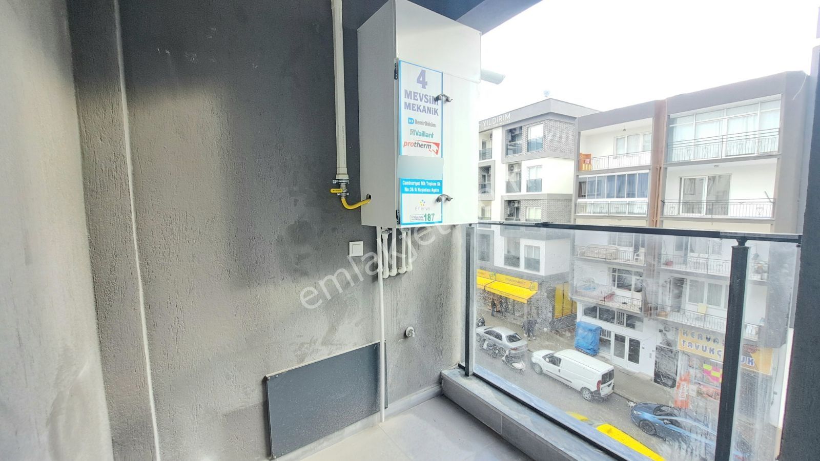 Kuşadası Merkezde Kiralık 1+1 Daire - Görsel 3